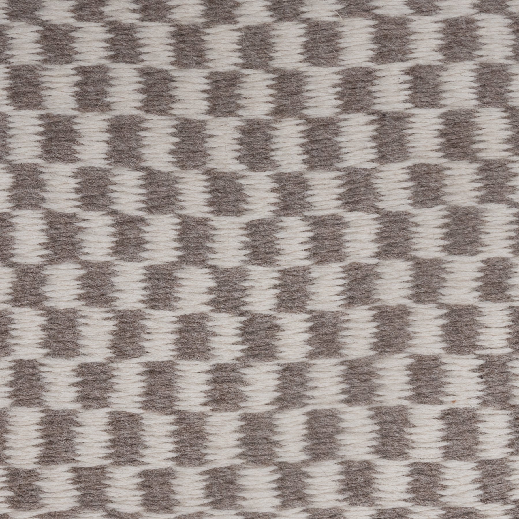 CHESS WEAVE RUG IN WHITE ALPACA AND TAUPE ALPACA