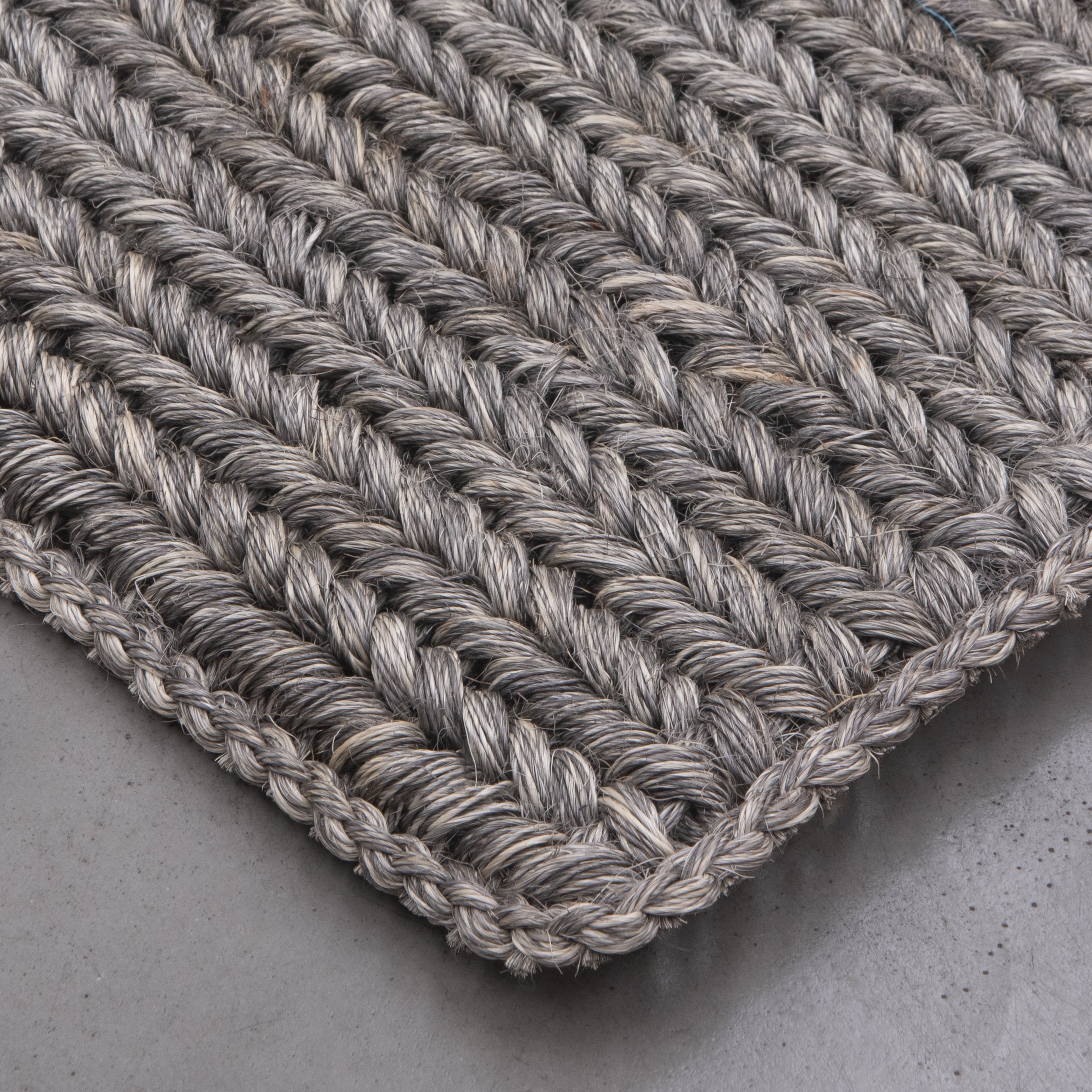 MESETA WEAVE RUG IN WHITE-GRAY FIQUE FIBER
