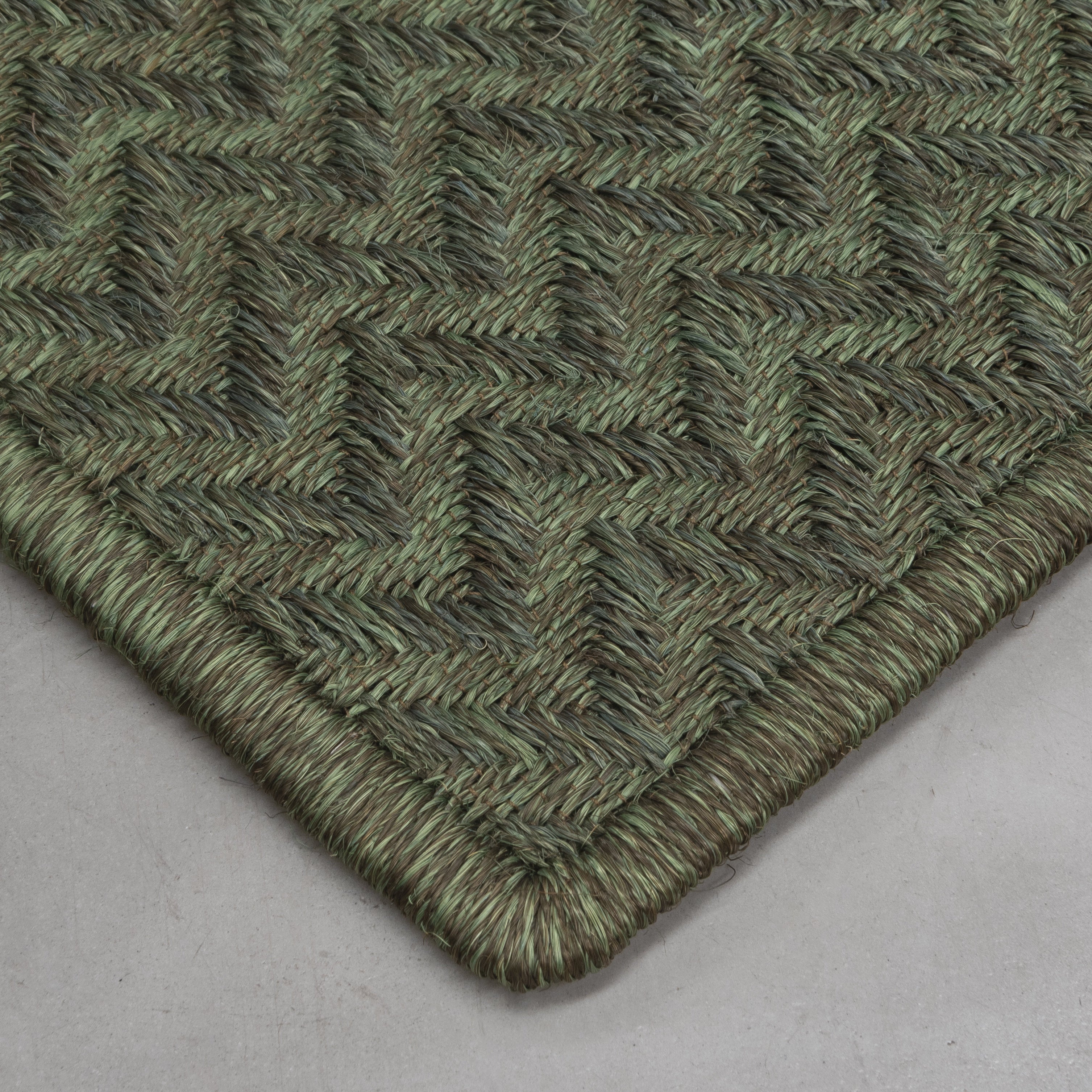 M’S WEAVE RUG IN OLIVE-LIME GREEN FIQUE FIBER
