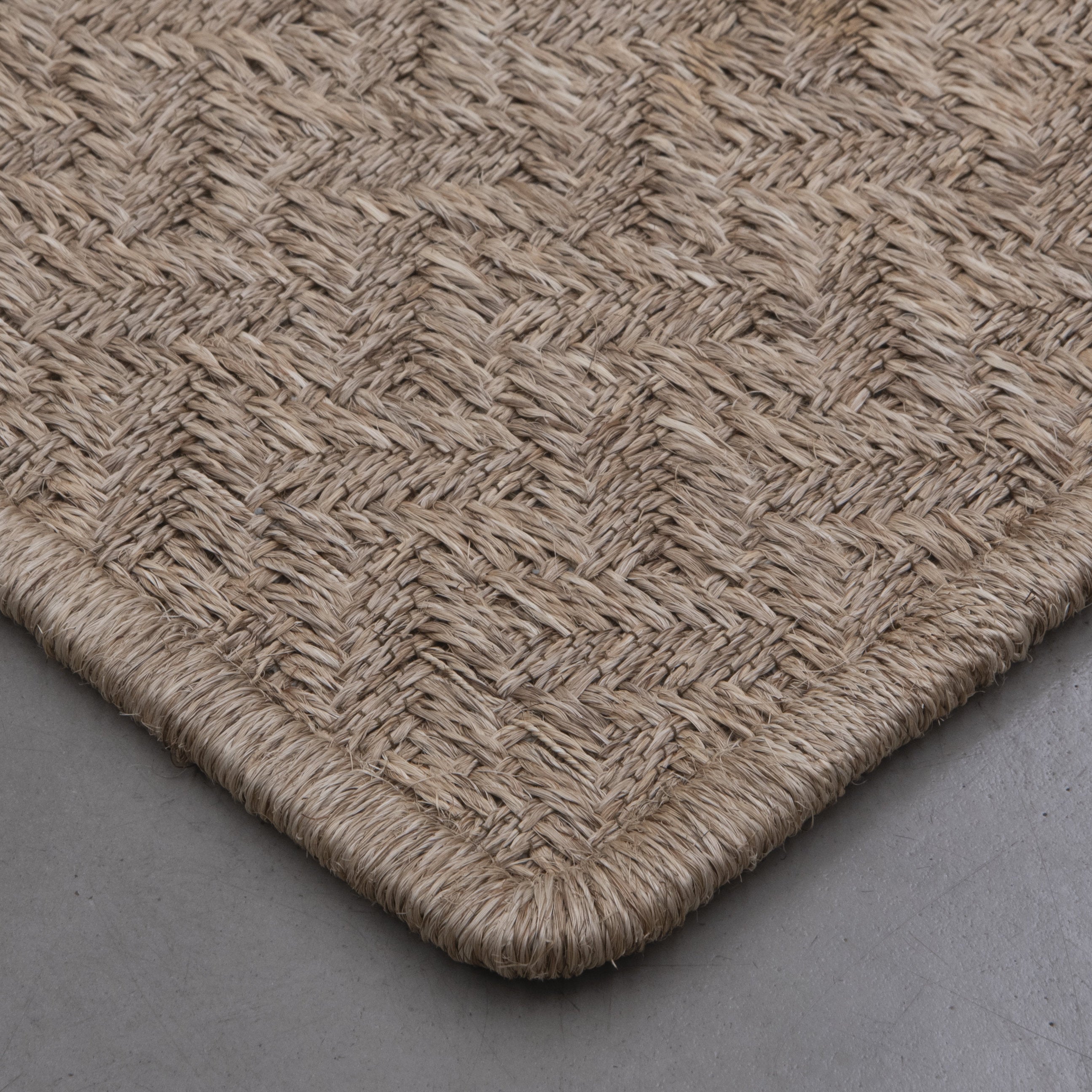 M’S WEAVE RUG IN NATURAL FIQUE FIBER
