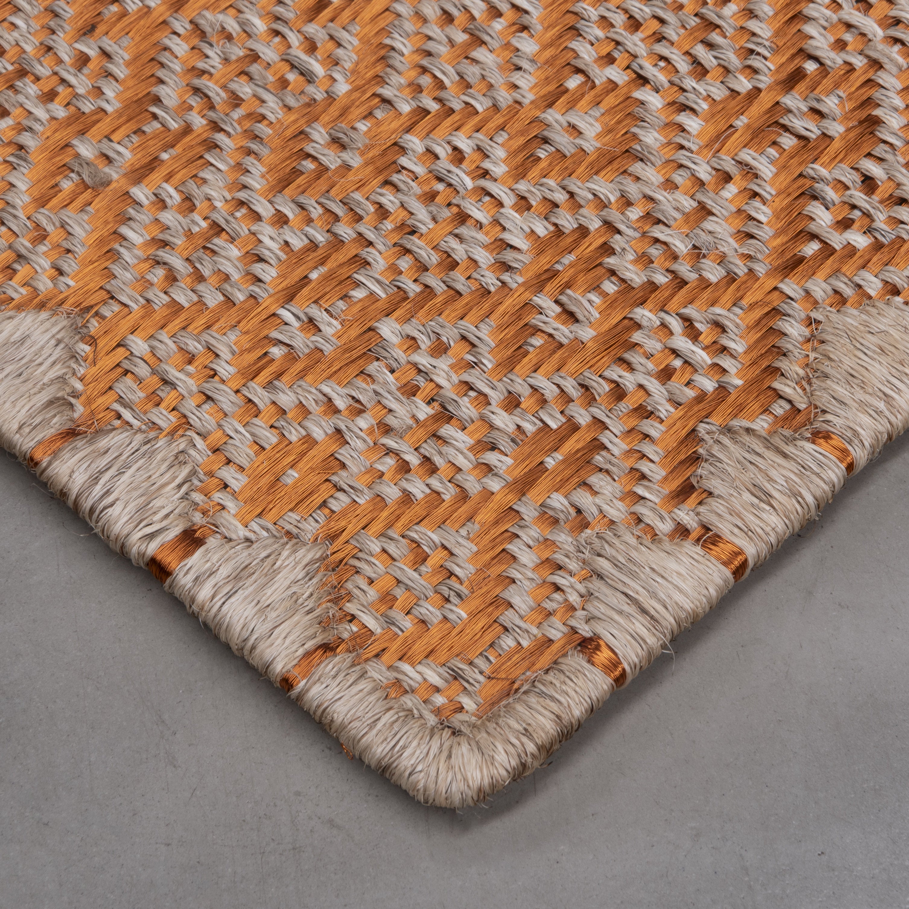 CASABLANCA WEAVE RUG IN NATURAL FIQUE FIBER WITH COPPER