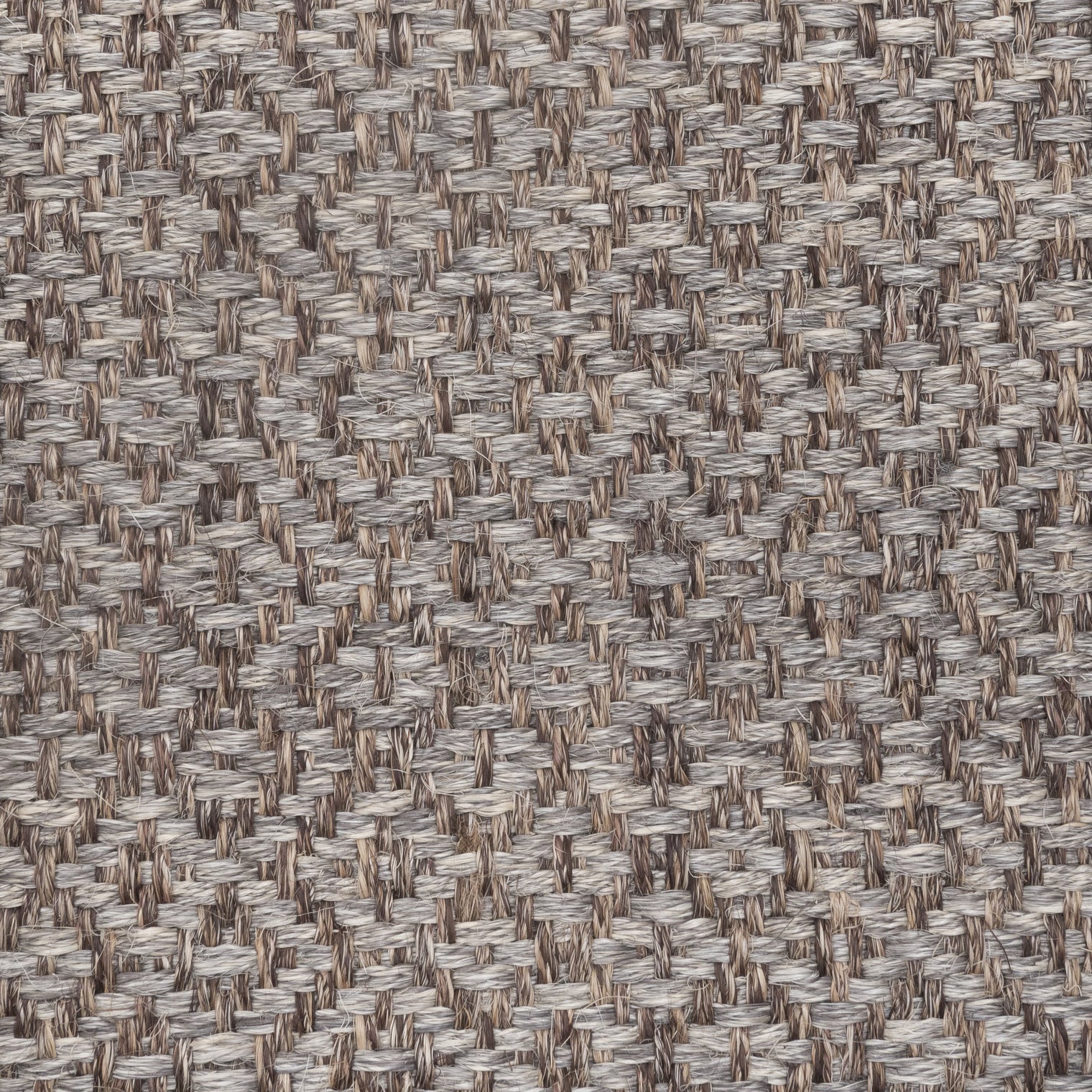 SUSU WEAVE RUG IN NATURAL AND COFFEE FIQUE FIBER WITH WHITE-GRAY FIQUE FIBER