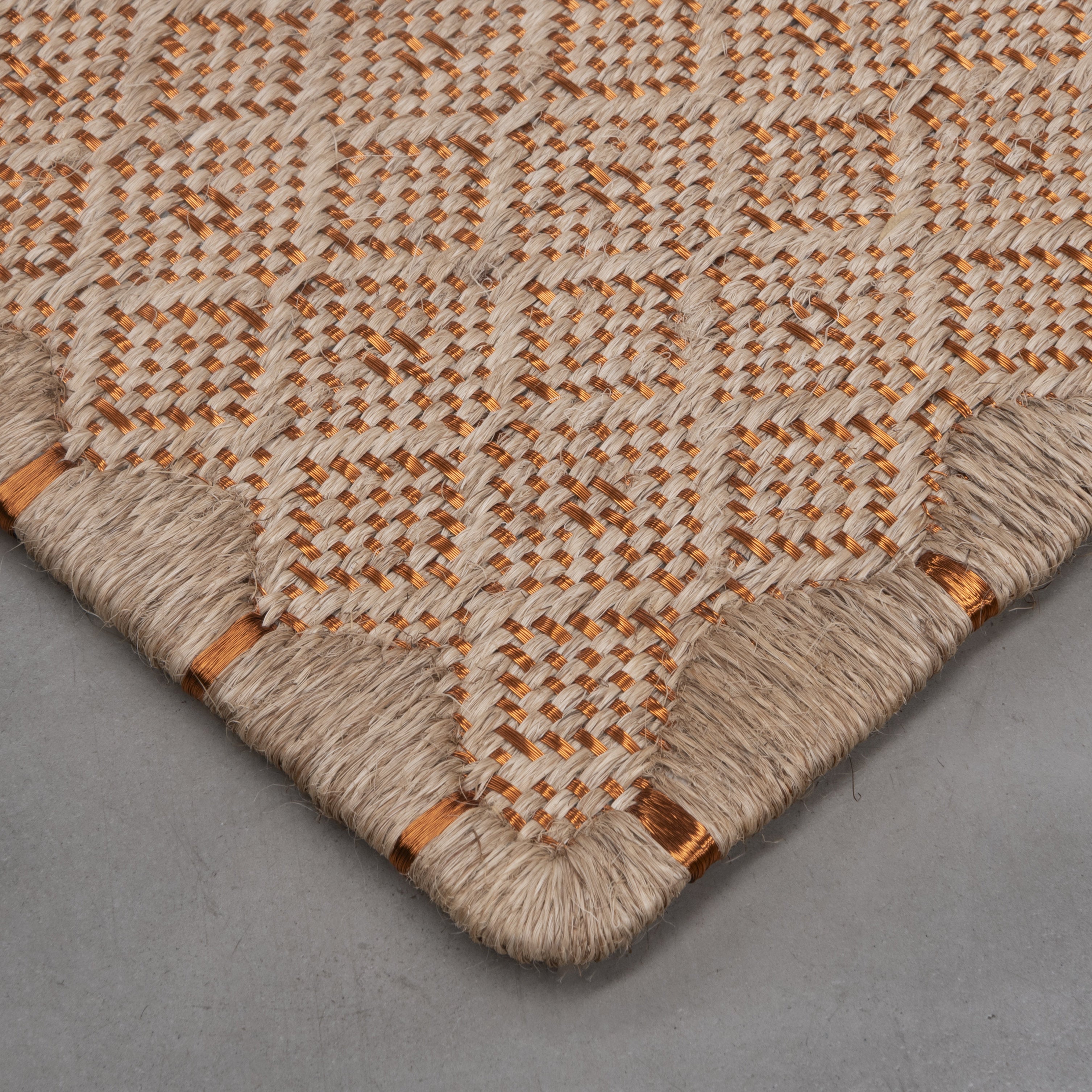 ALUNA WEAVE RUG IN COPPER AND NATURAL FIQUE FIBER