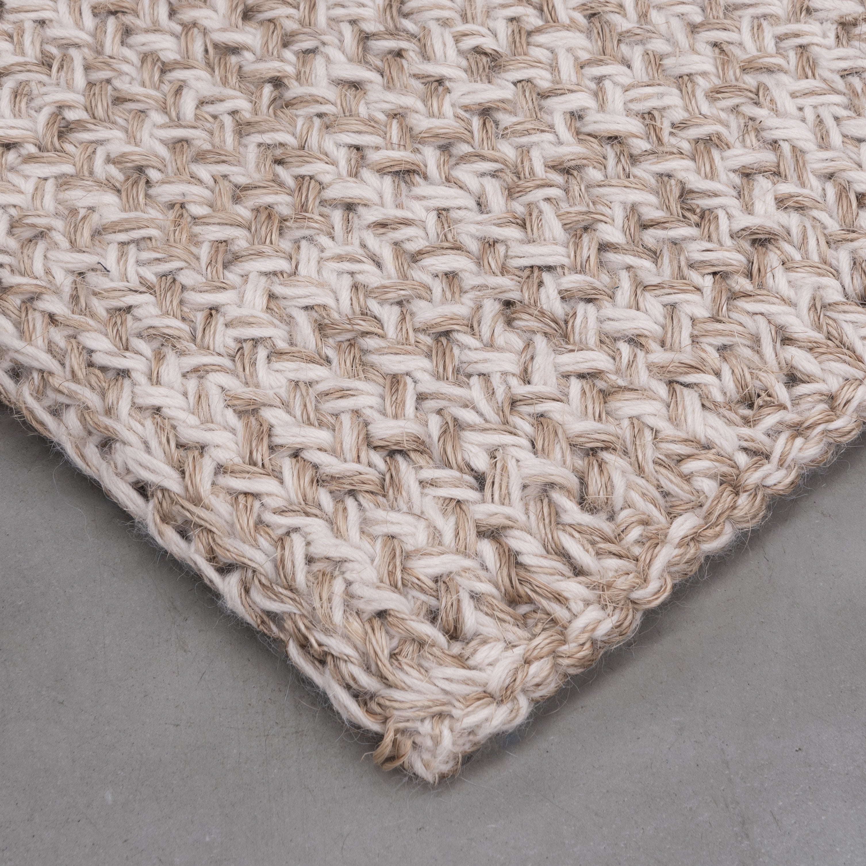 LUMA WEAVE RUG IN WHITE ALPACA AND NATURAL FIQUE FIBER
