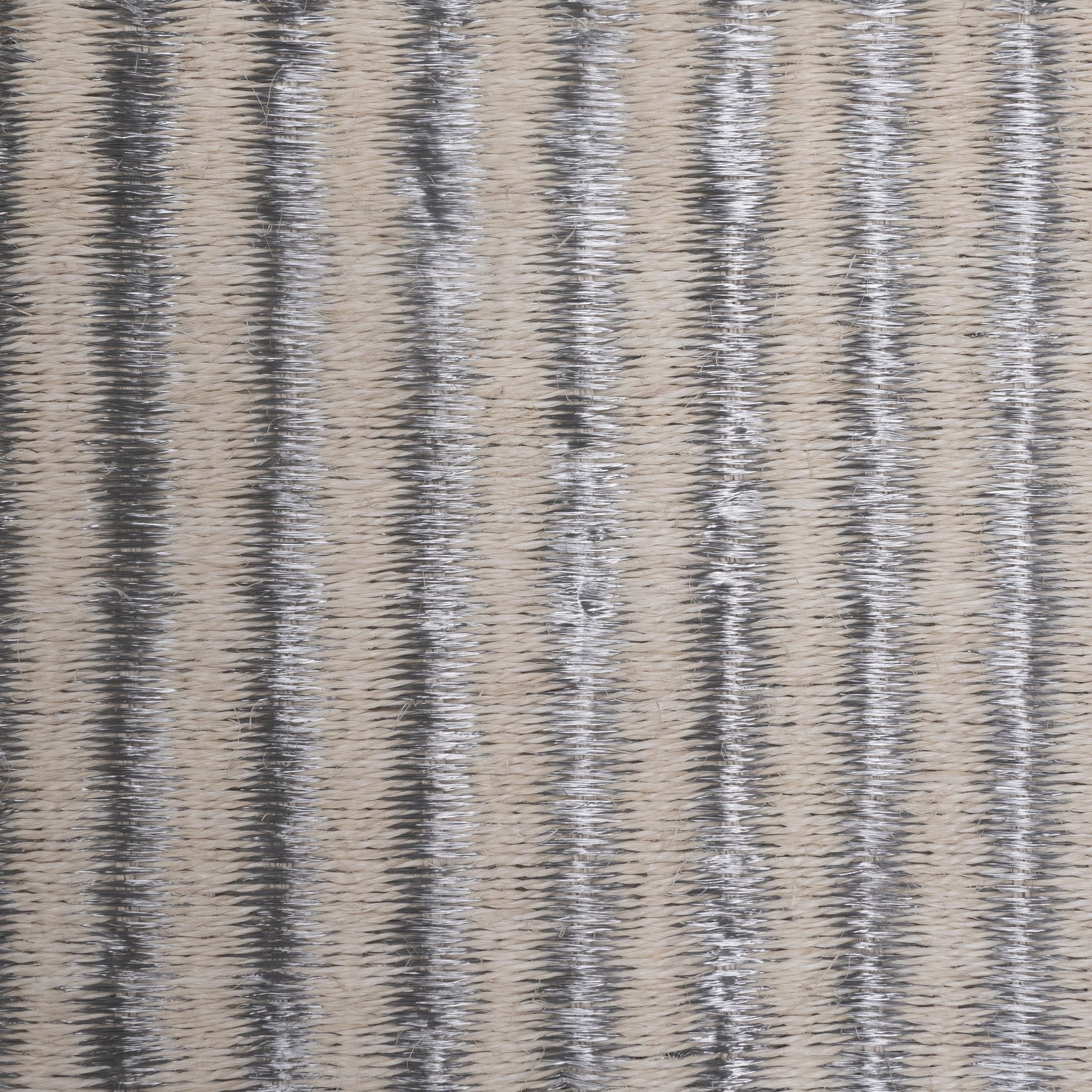STRIPES WEAVE RUG IN STAINLESS STEEL AND WHITE FIQUE FIBER