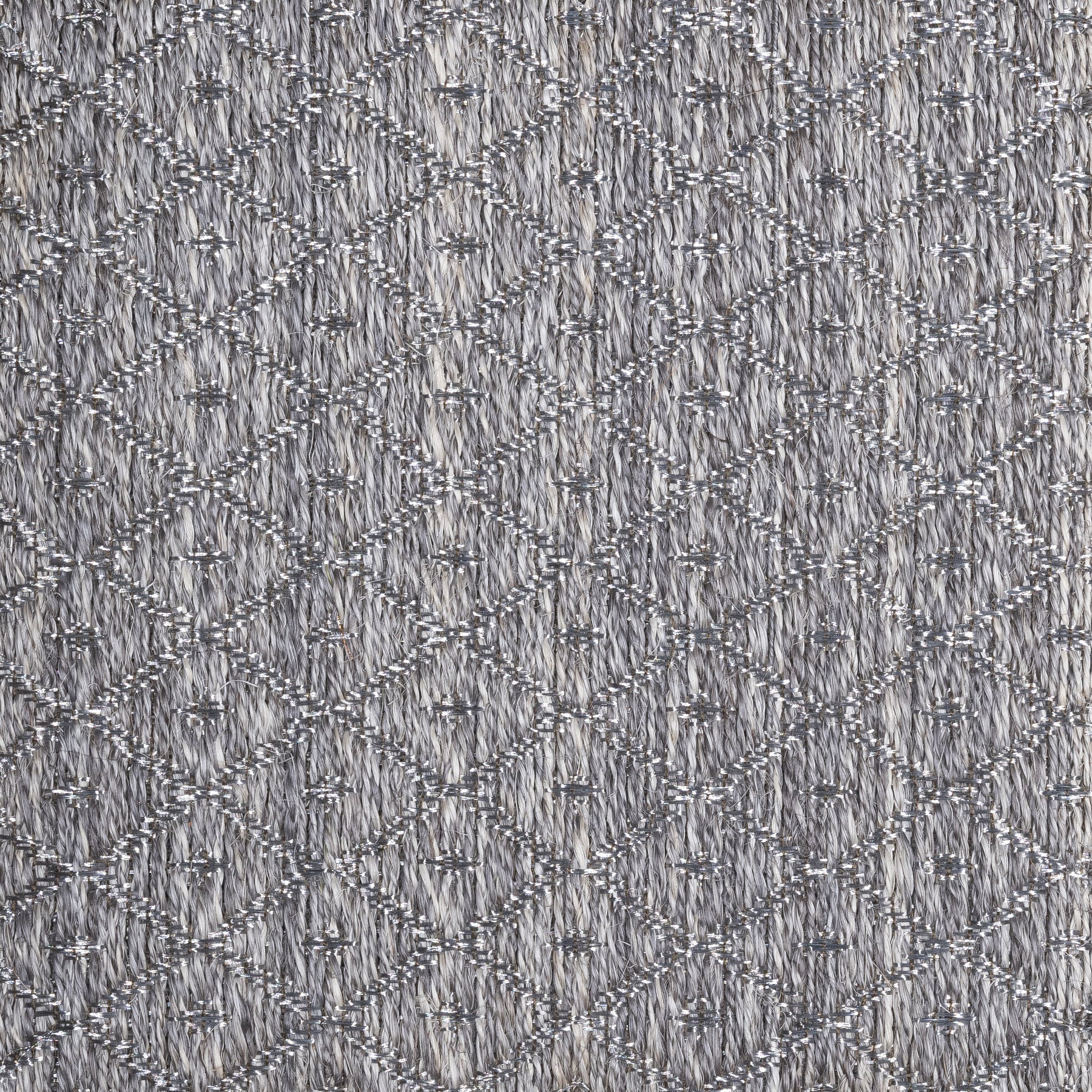 RHOMBUS WEAVE RUG IN WHITE-GRAY FIQUE FIBER AND STAINLESS STEEL