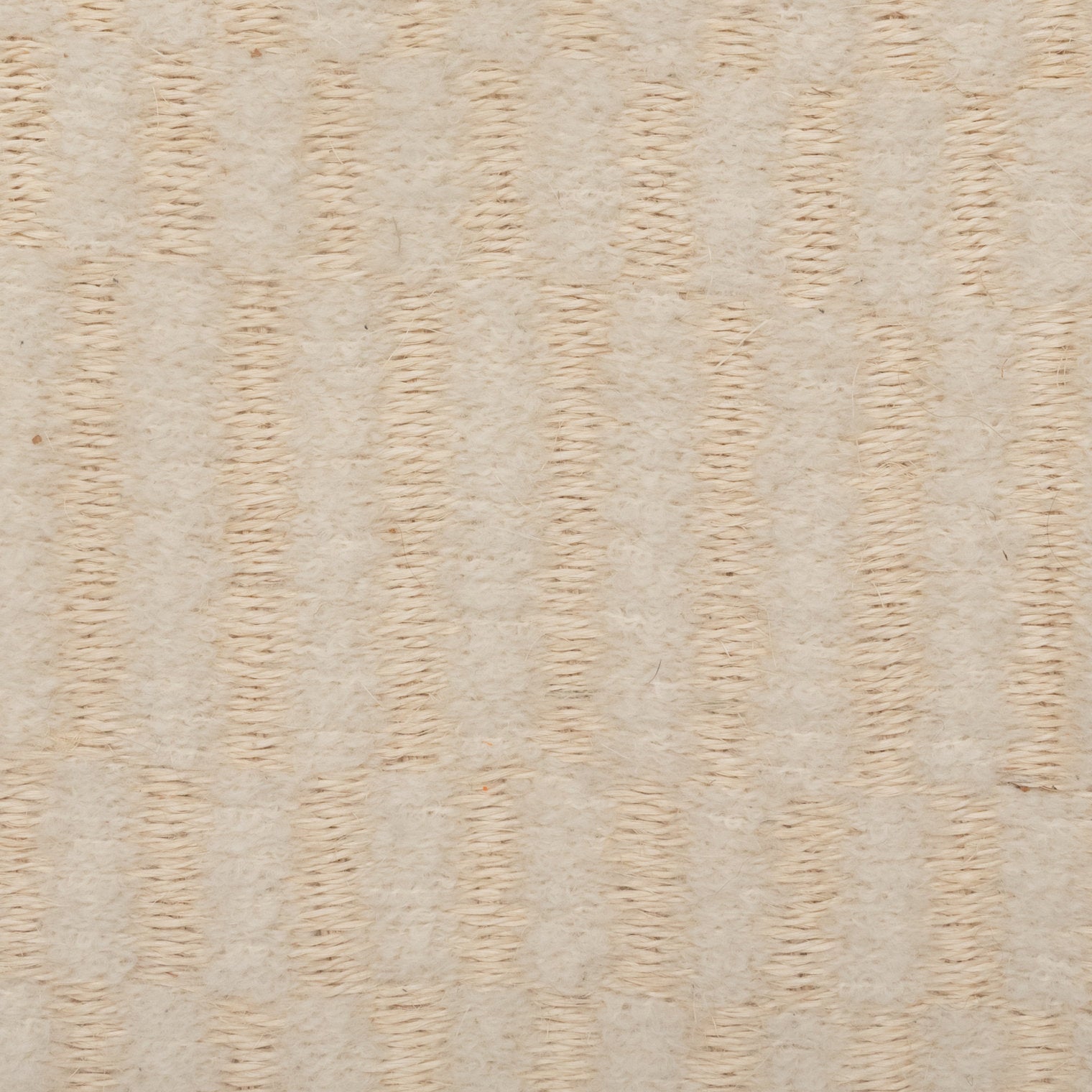 AXXIS WEAVE RUG IN WHITE FIQUE AND BOUCLÉ ALPACA