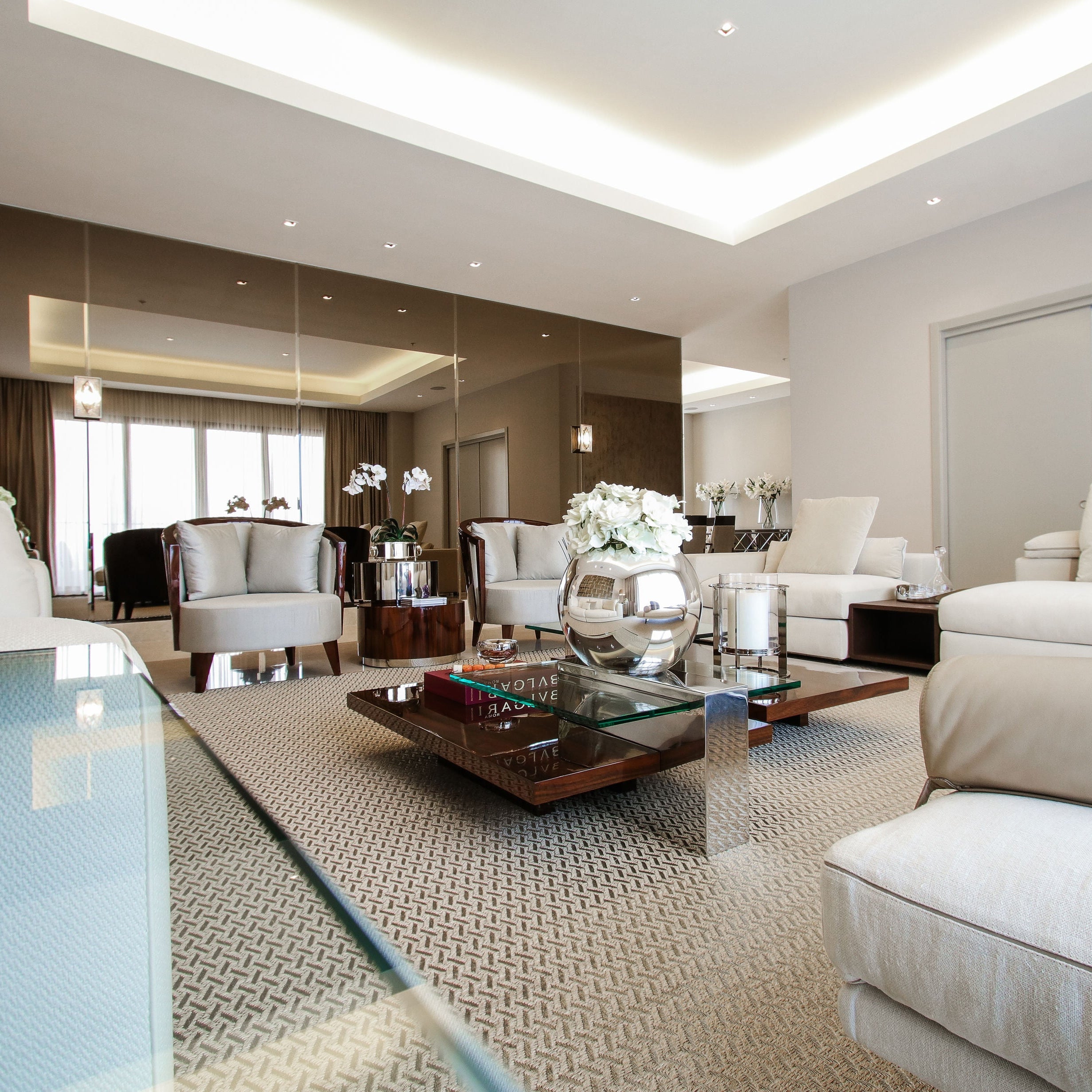 OTOÑO WEAVE RUG IN NATURAL FIQUE FIBER AND STAINLESS STEEL