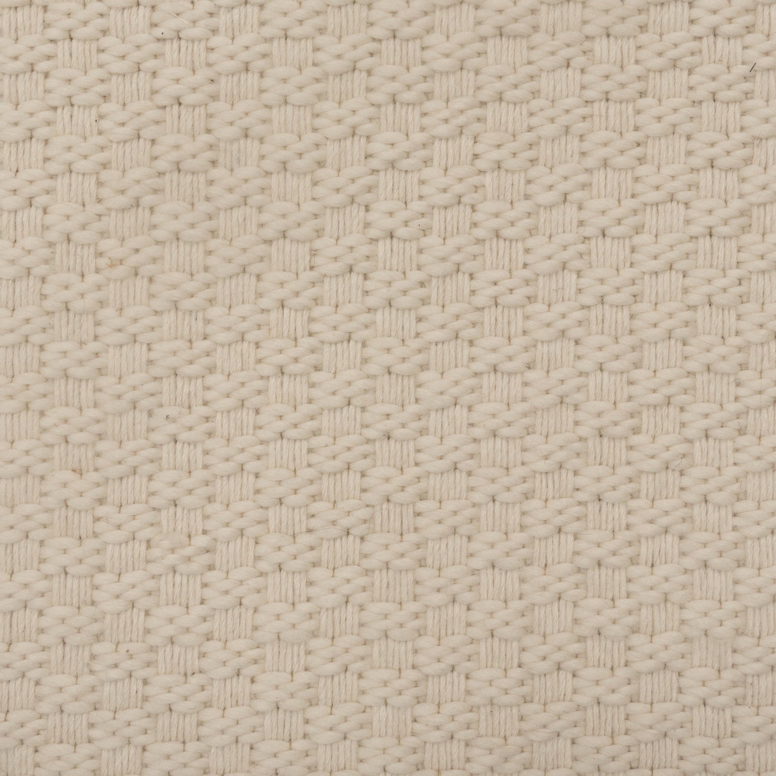 KANASPI WEAVE RUG IN WHITE ALPACA AND WHITE MOTÓN ALPACA