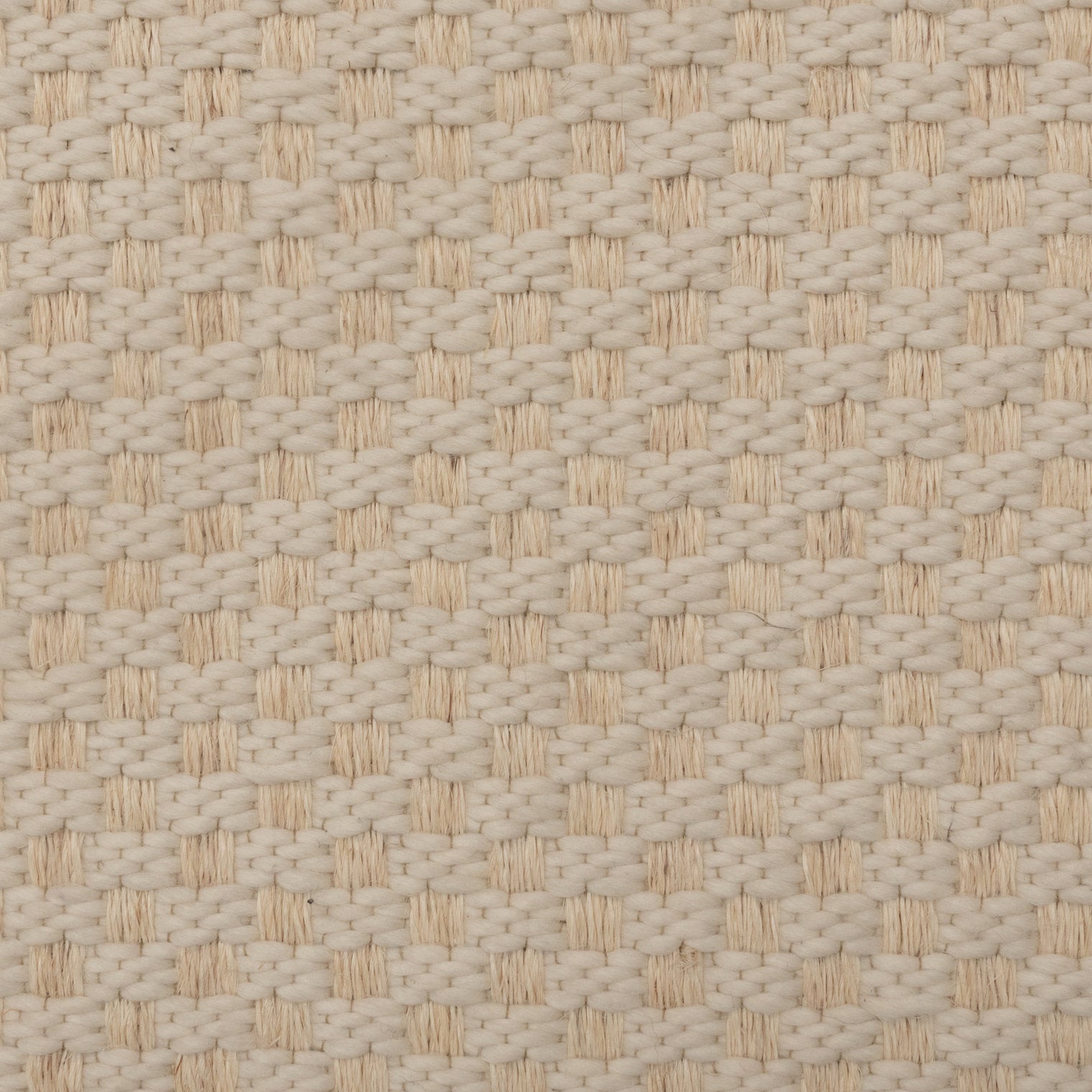 KANASPI WEAVE RUG IN WHITE FIQUE FIBER AND WHITE MOTÓN ALPACA