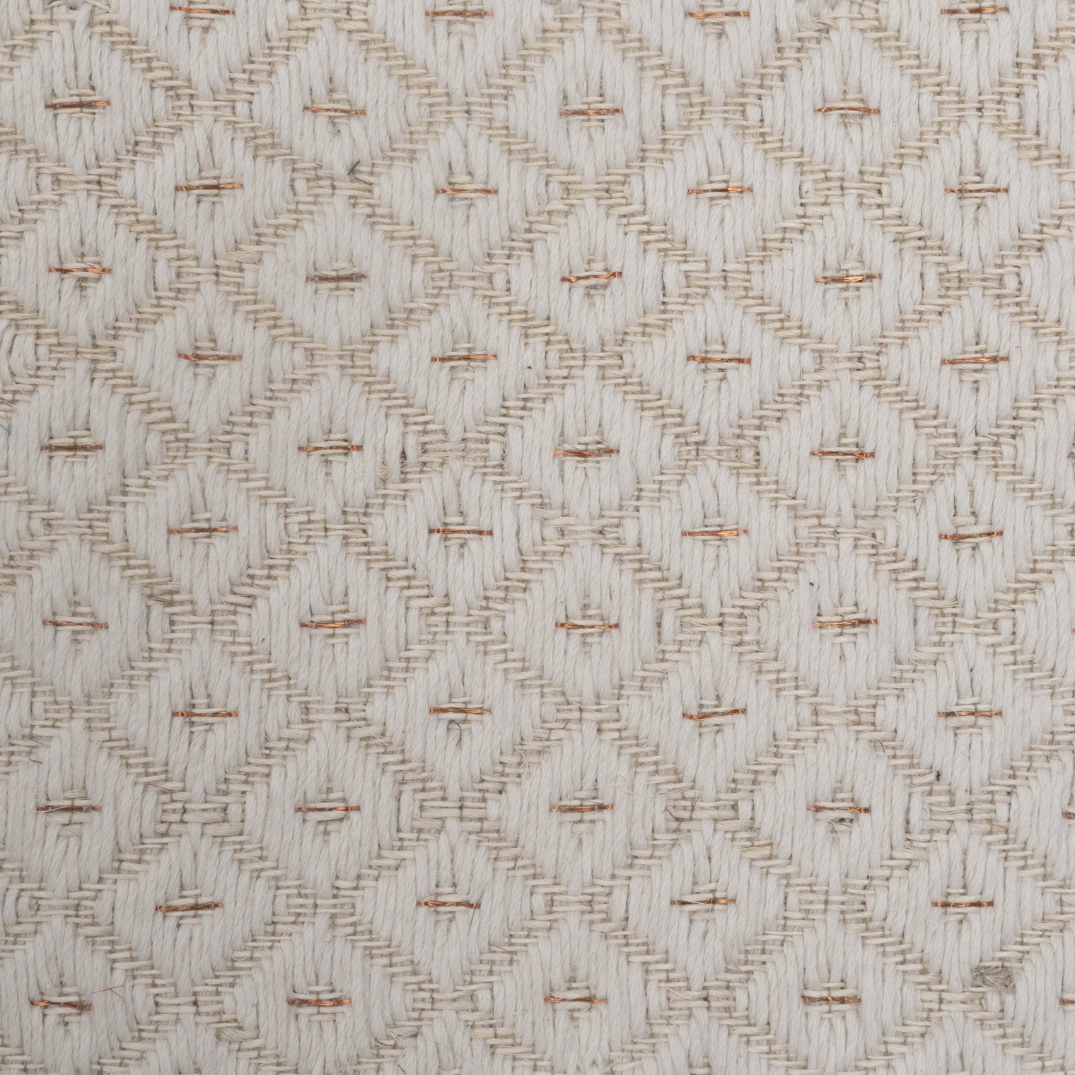 RHOMBUS WEAVE RUG IN WHITE ALPACA WITH COPPER AND WHITE FIQUE FIBER