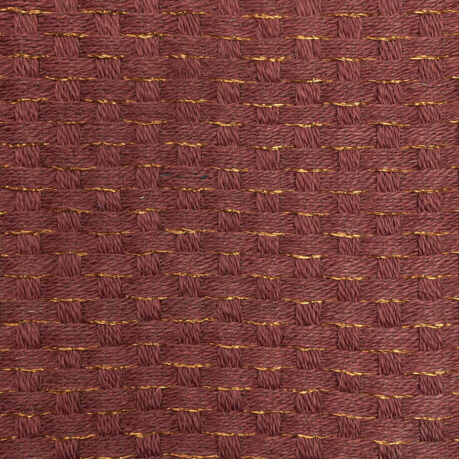 KANASPI WEAVE RUG IN BURGUNDY FIQUE FIBER AND COPPER