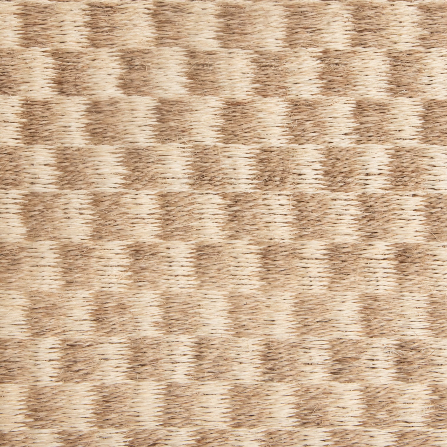 CHESS WEAVE RUG IN WHITE FIQUE FIBER AND NATURAL FIQUE FIBER