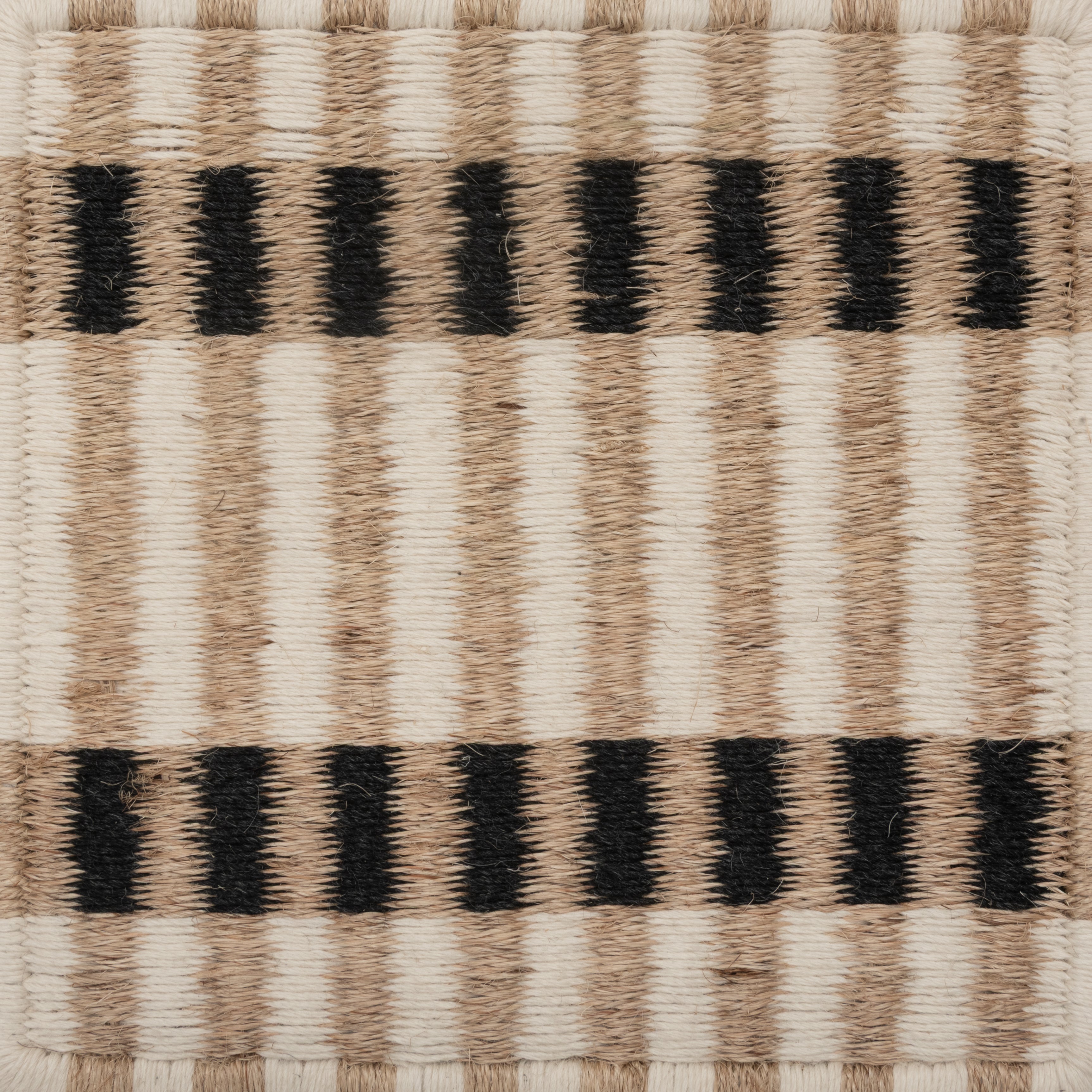 AXXIS WEAVE RUG IN NATURAL FIQUE FIBER, WHITE ALPACA AND BLACK ALPACA