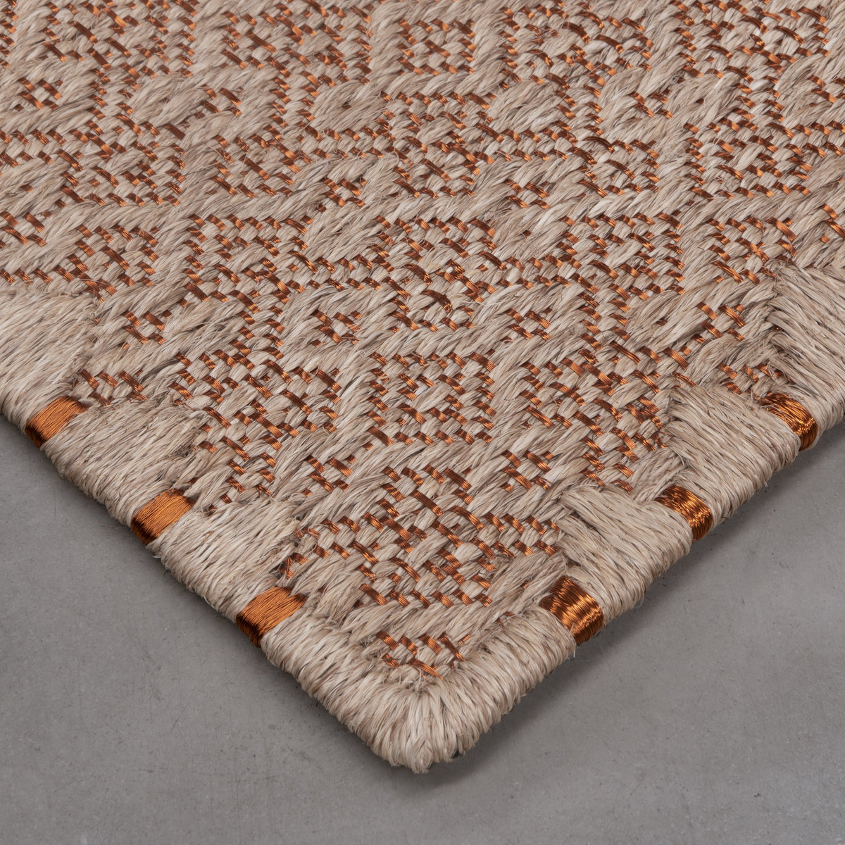 CASABLANCA WEAVE RUG IN COPPER WITH NATURAL FIQUE FIBER