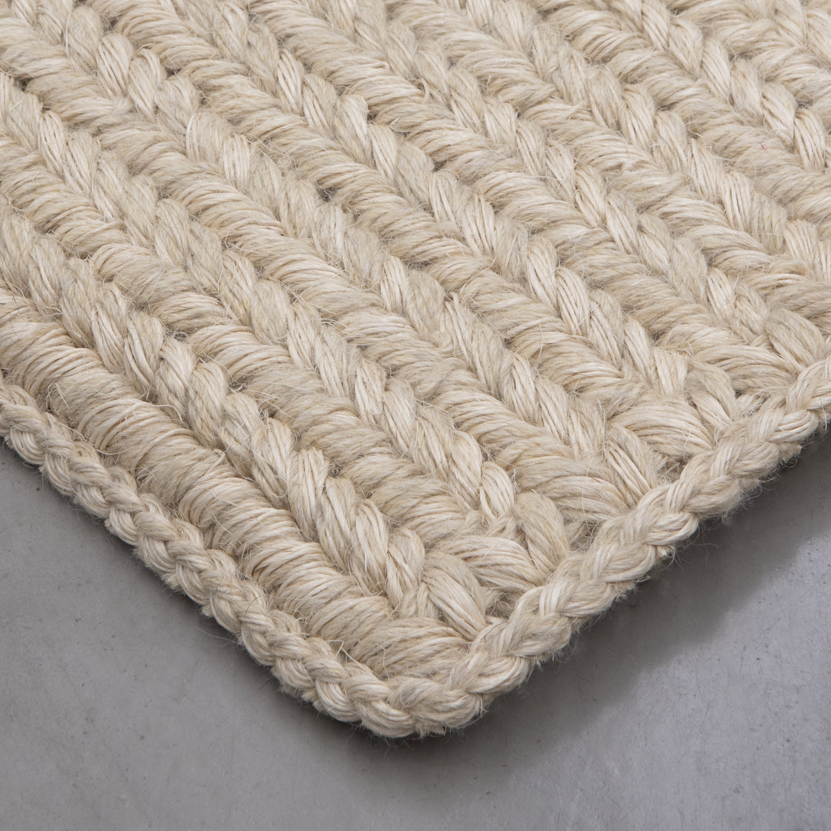 MESETA WEAVE RUG IN WHITE FIQUE FIBER AND NATURAL ALPACA