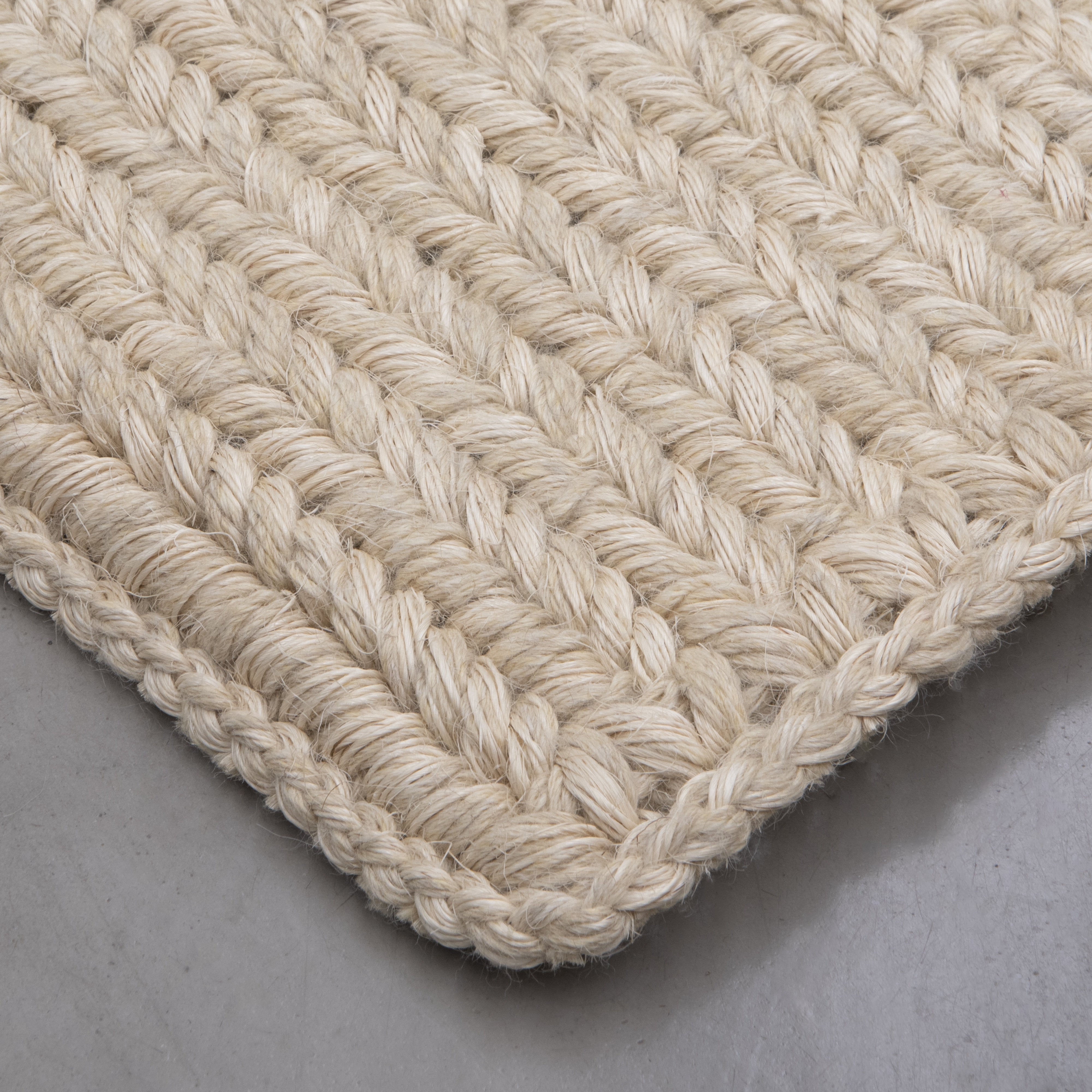 MESETA WEAVE RUG IN WHITE FIQUE FIBER AND NATURAL ALPACA