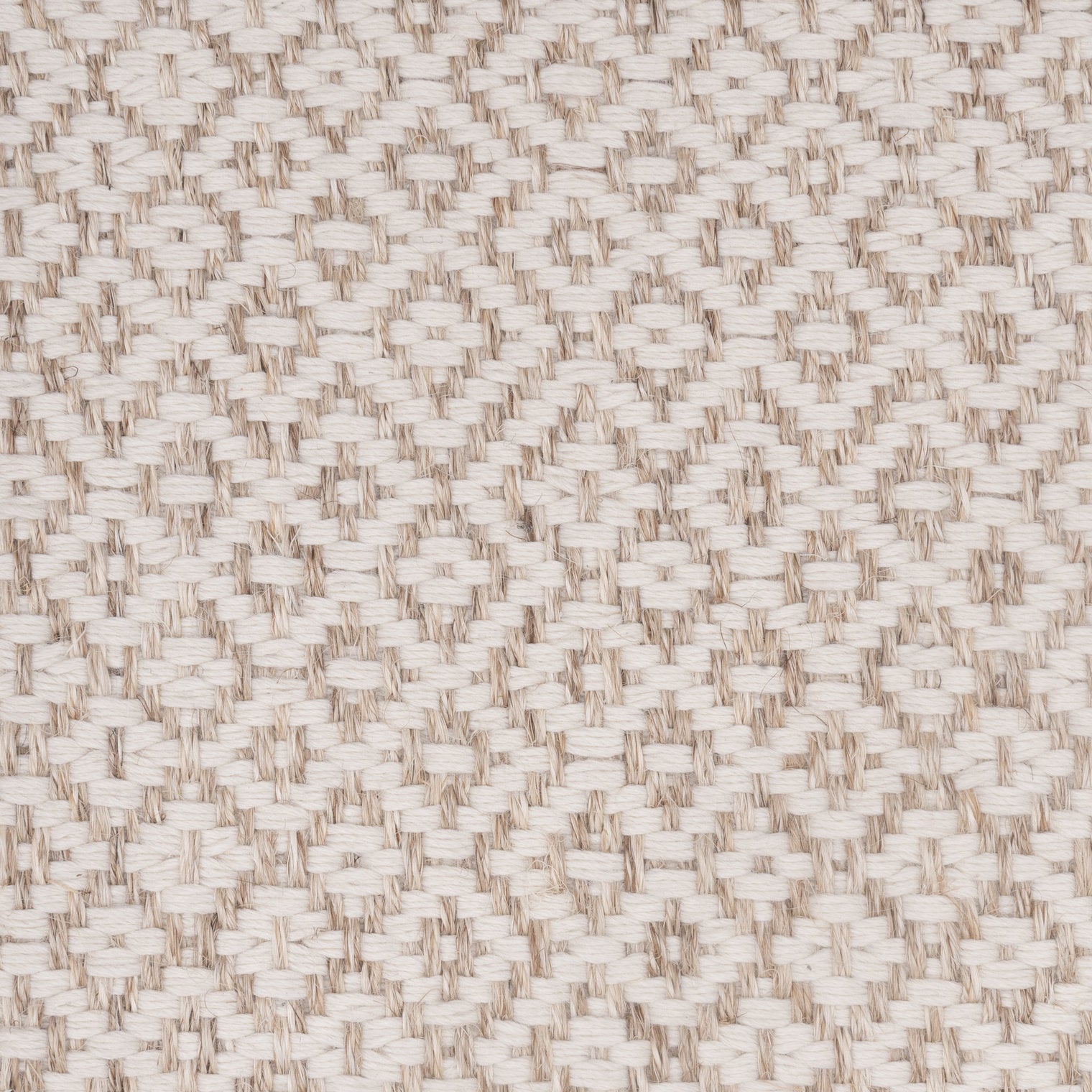 SUSU WEAVE RUG IN NATURAL FIQUE FIBER WITH WHITE ALPACA