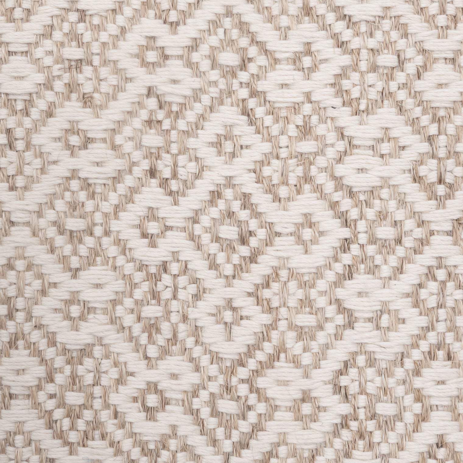 CASABLANCA WEAVE RUG IN NATURAL FIQUE FIBER WITH WHITE ALPACA