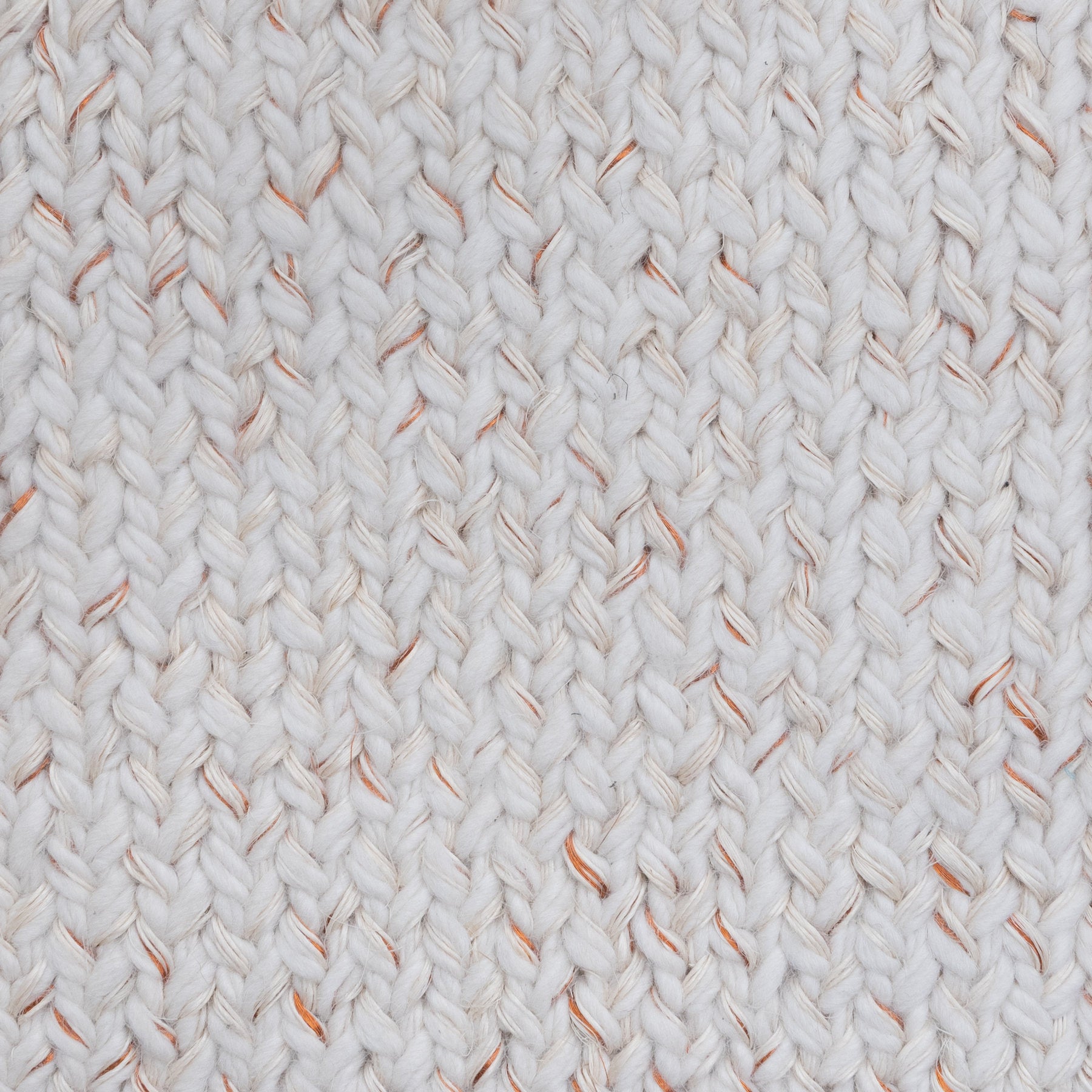 LUMA WEAVE RUG IN WHITE MOTÓN ALPACA, WHITE FIQUE FIBER AND COPPER