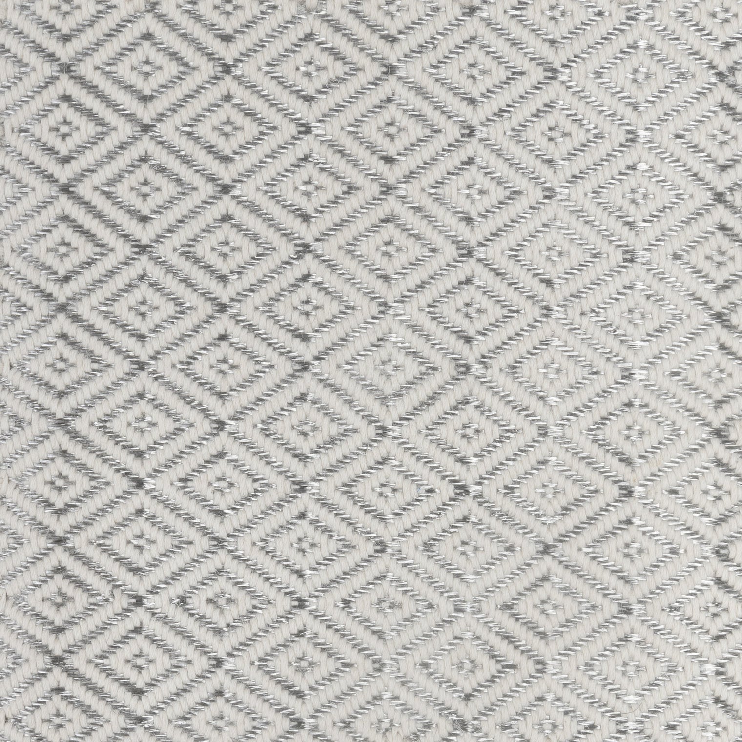 MEDIUM RHOMBUS WEAVE RUG IN WHITE ALPACA WITH STAINLESS STEEL