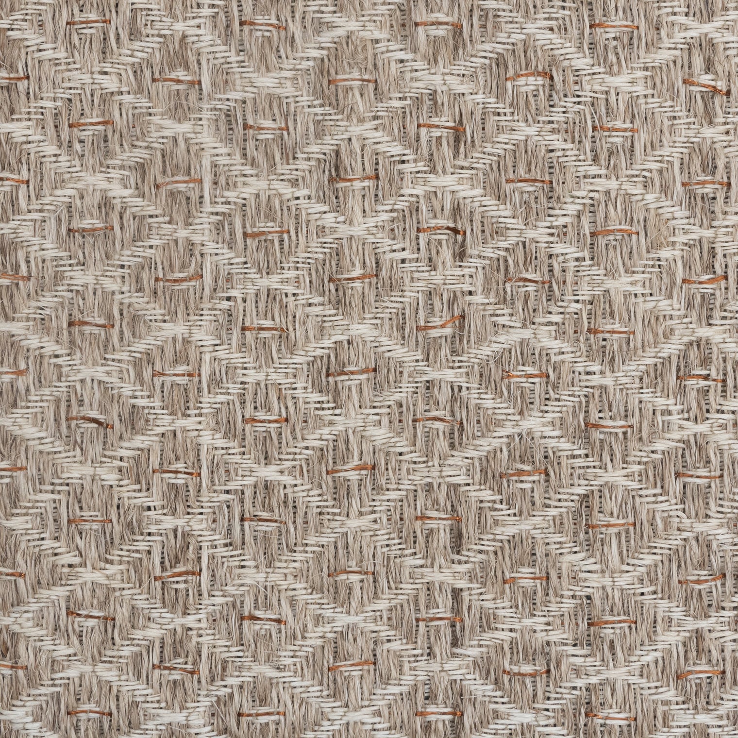 RHOMBUS WEAVE RUG IN NATURAL FIQUE FIBER WITH COPPER AND WHITE FIQUE FIBER
