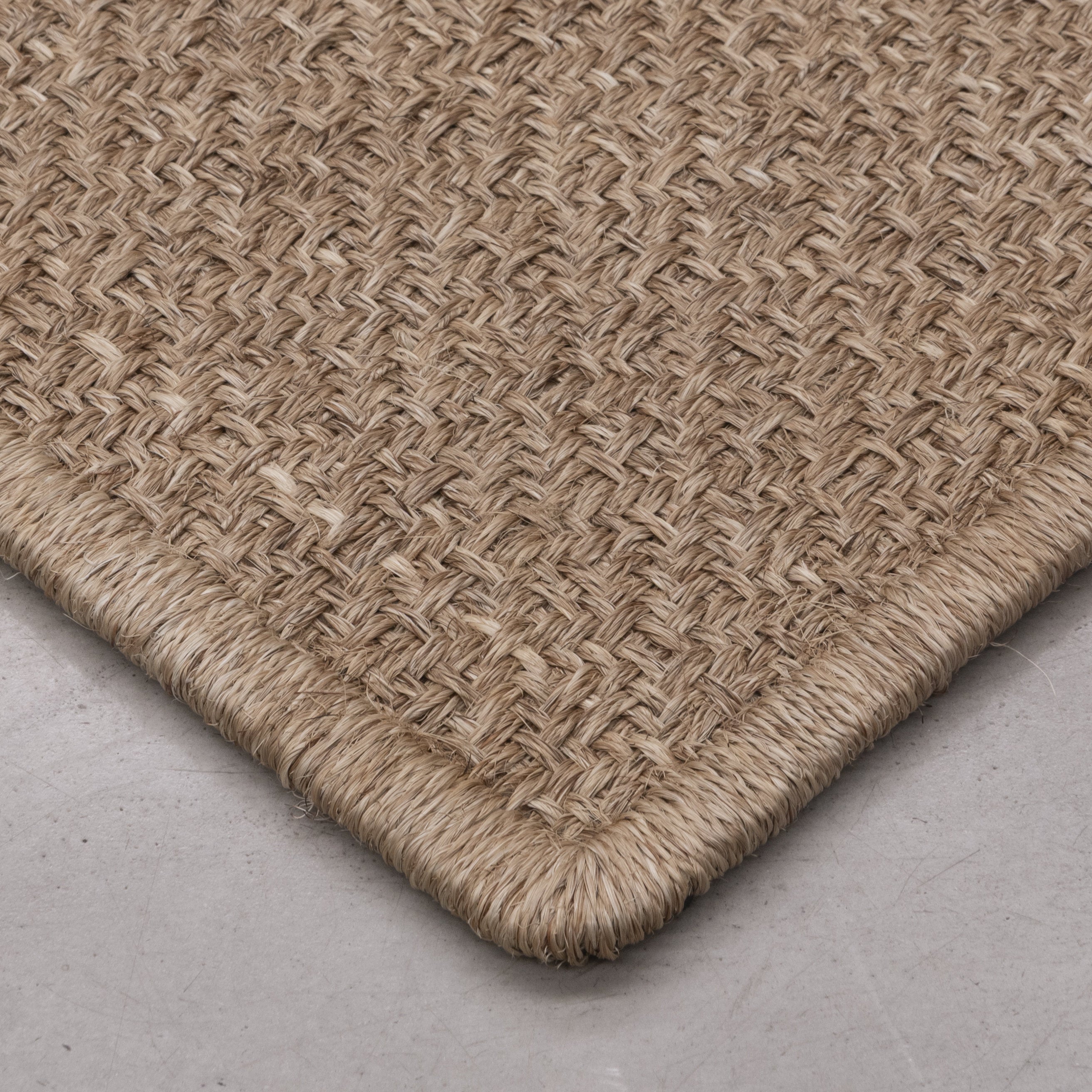 SUSU WEAVE RUG IN NATURAL FIQUE FIBER