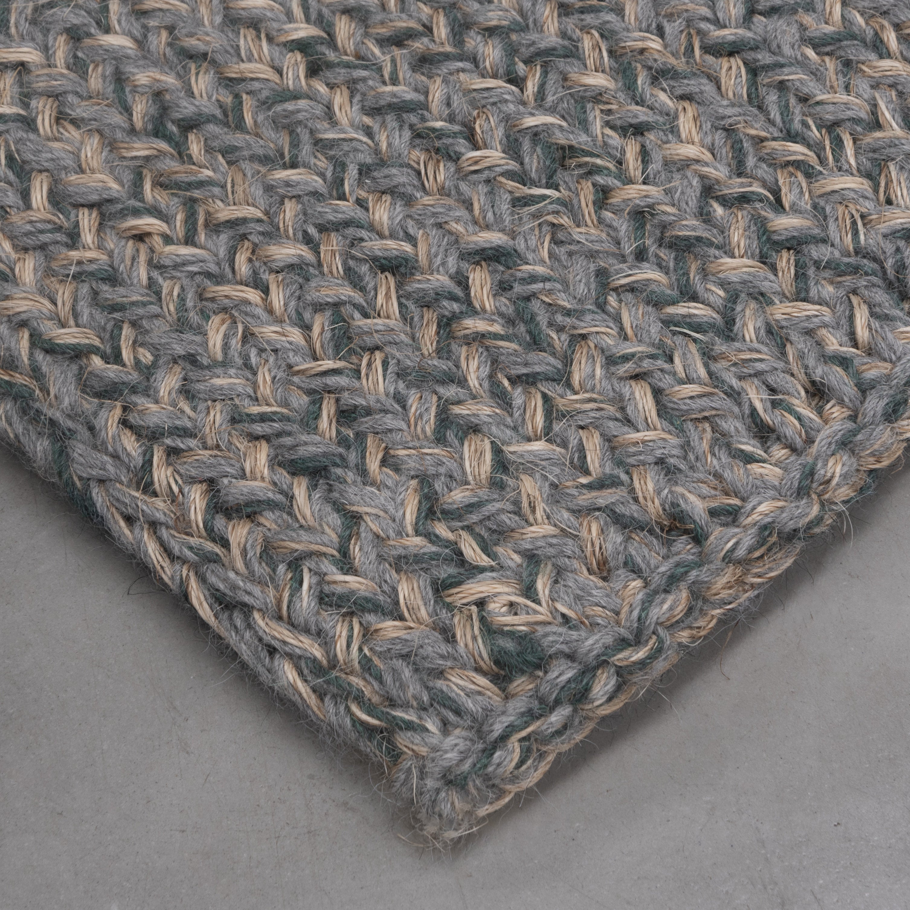 LUMA WEAVE RUG IN NATURAL FIQUE FIBER WITH PINE AND GRAY ALPACA