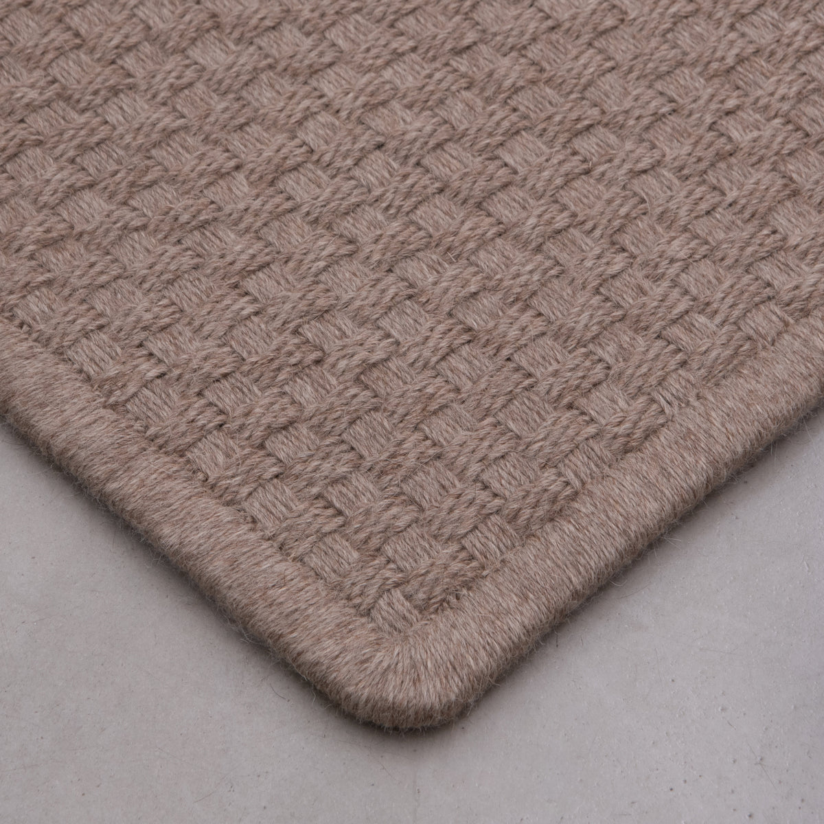 KANASPI WEAVE RUG IN TAUPE ALPACA