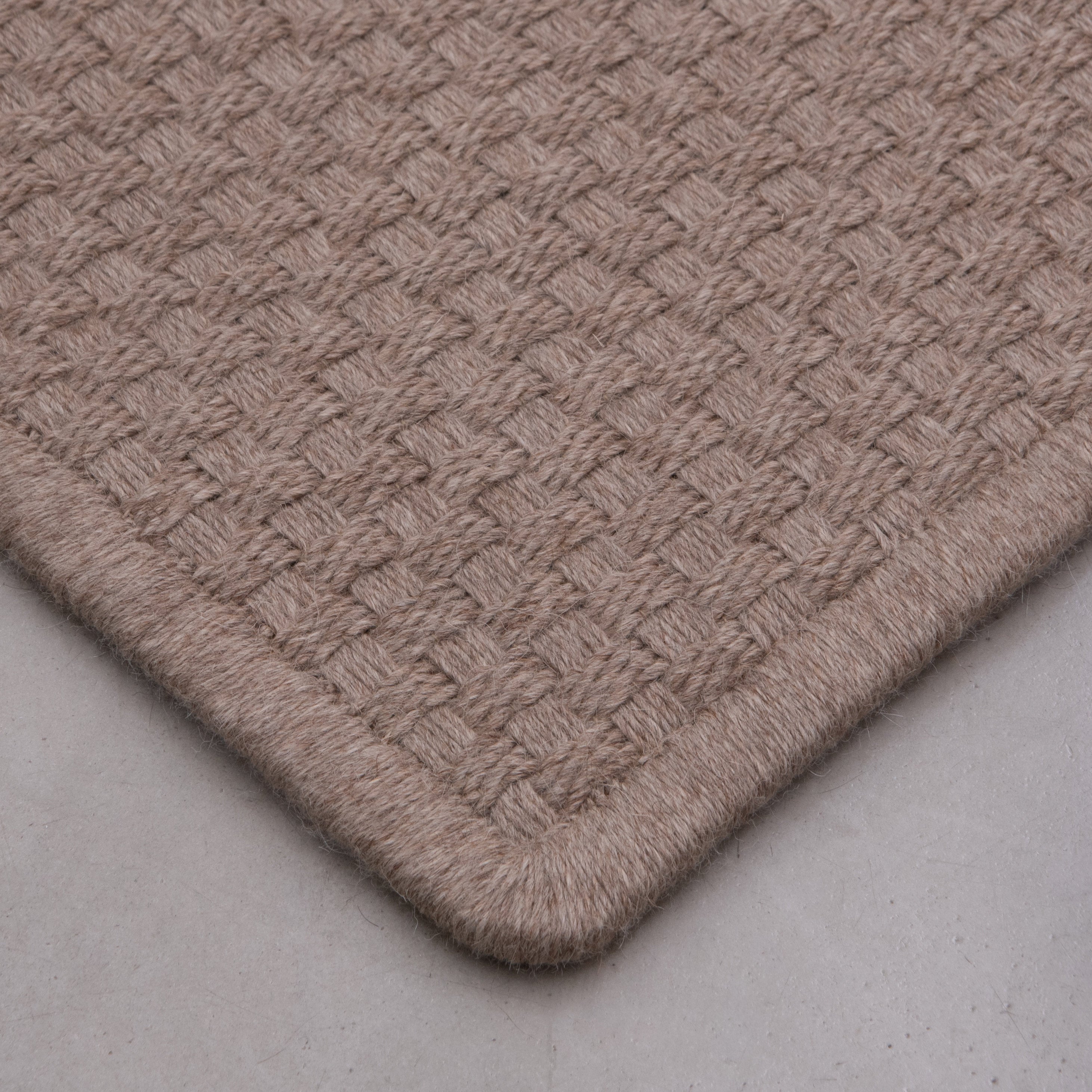 KANASPI WEAVE RUG IN TAUPE ALPACA