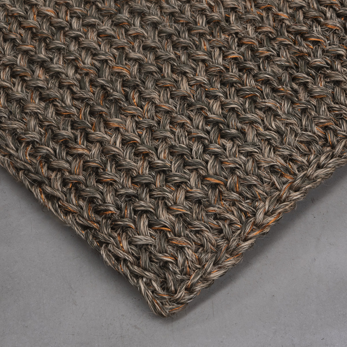 LUMA WEAVE RUG IN AMAZON GREEN FIQUE FIBER WITH COPPER