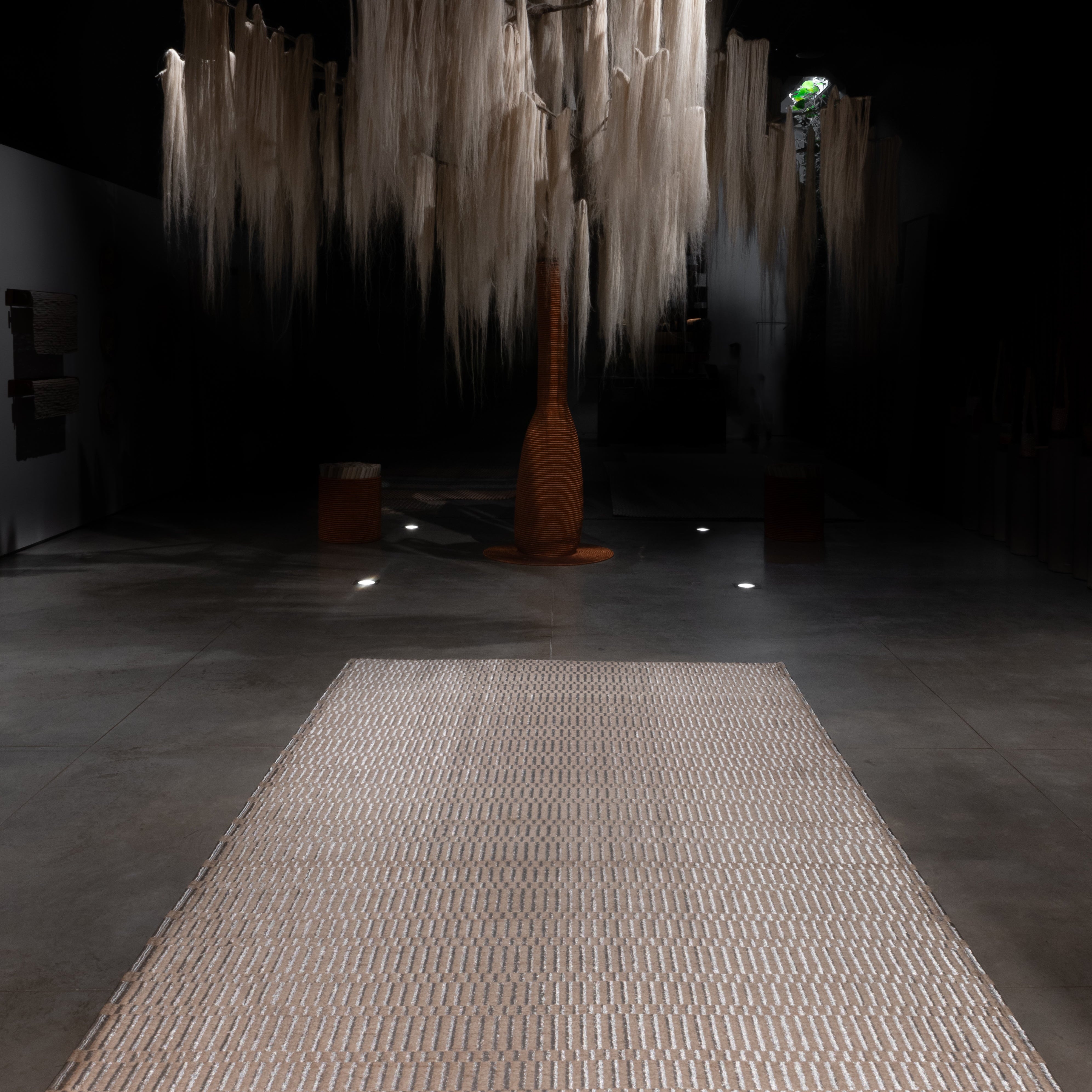 AXXIS WEAVE RUG IN STAINLESS STEEL AND NATURAL FIQUE FIBER