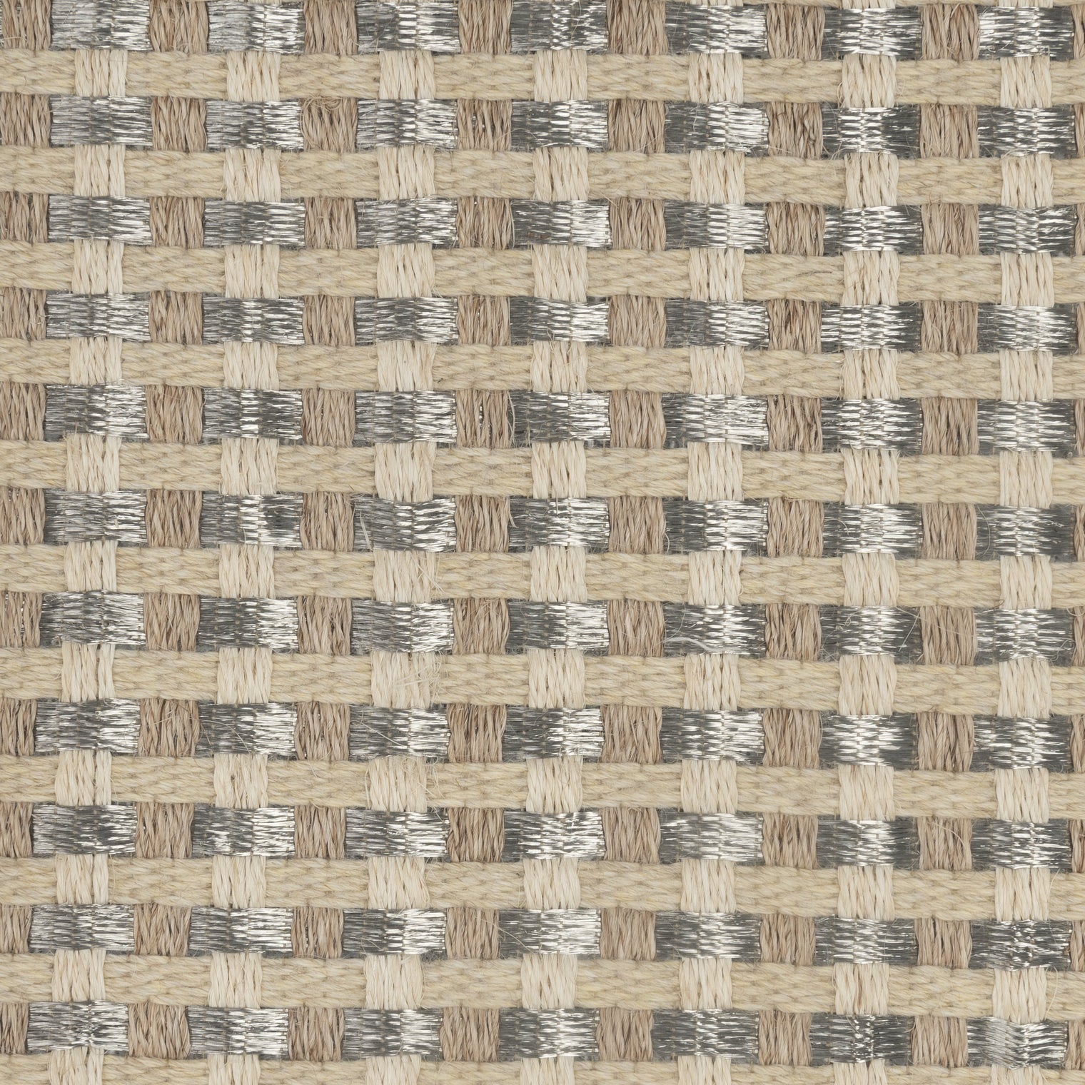 KANASPI WEAVE RUG IN NATURAL AND WHITE FIQUE FIBER WITH STAINLESS STEEL AND NATURAL ALPACA