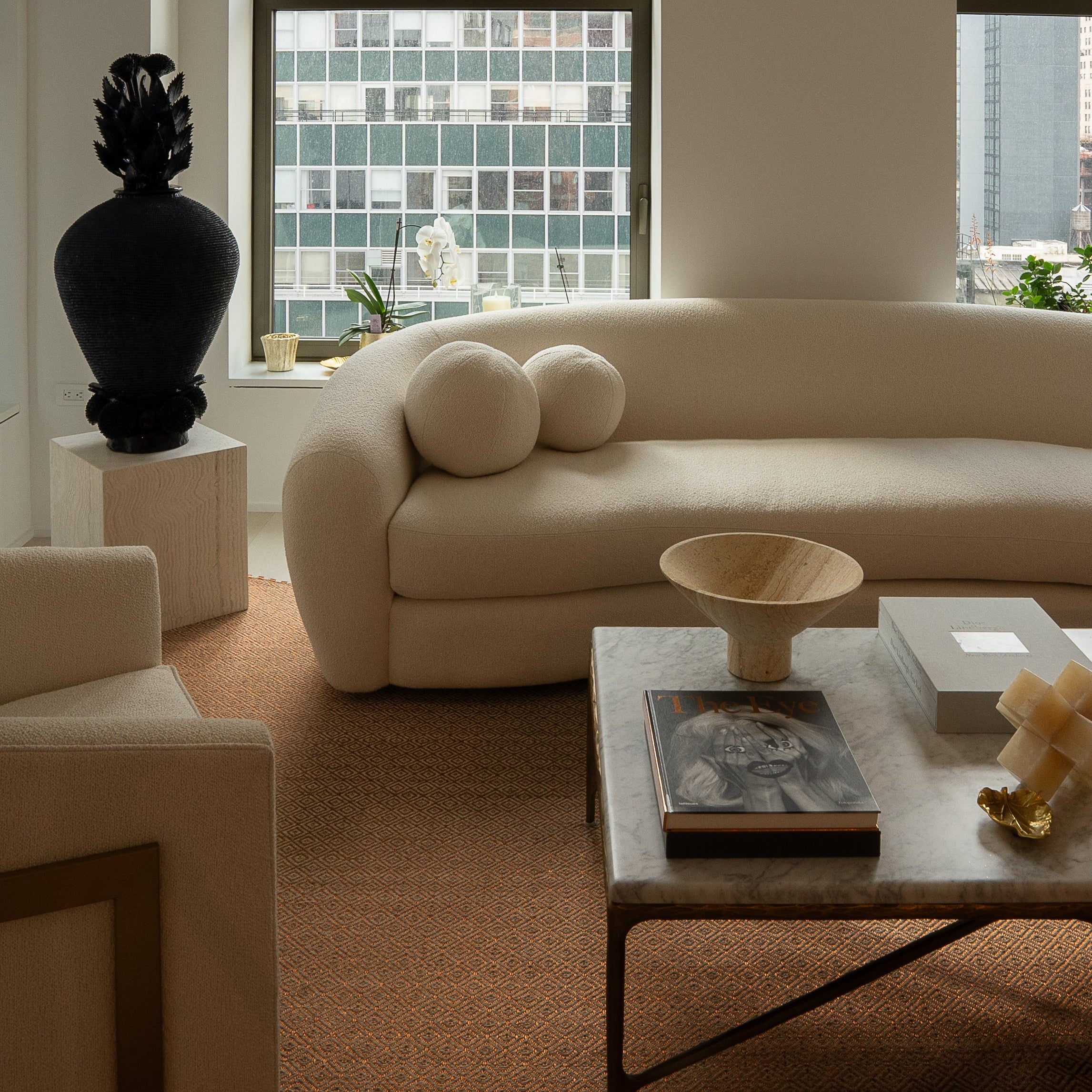 MEDIUM RHOMBUS WEAVE RUG IN NATURAL FIQUE FIBER AND COPPER