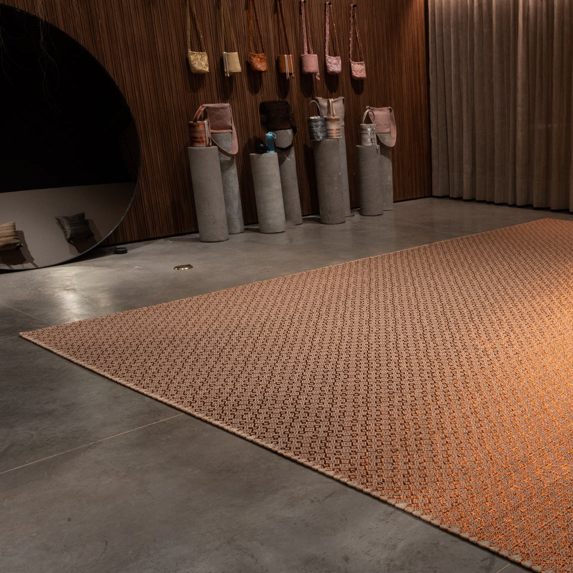 CASABLANCA WEAVE RUG IN NATURAL FIQUE FIBER WITH COPPER