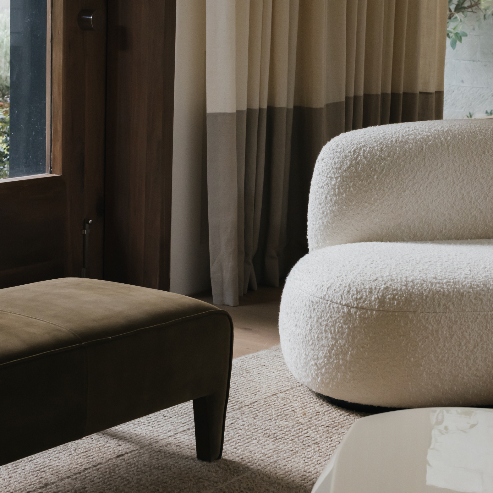 LUMA WEAVE RUG IN WHITE ALPACA AND NATURAL  FIQUE FIBER