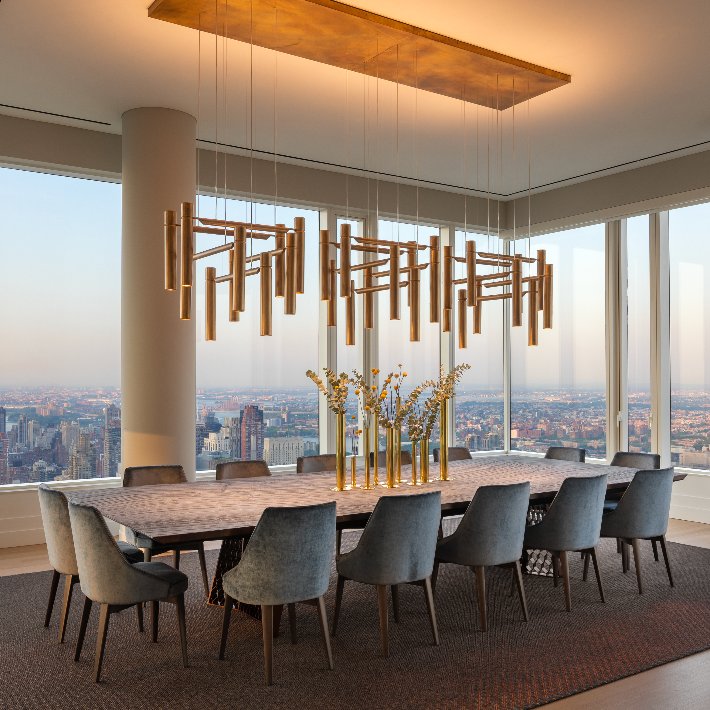 MEDIUM RHOMBUS WEAVE RUG IN BLACK-GRAY ALPACA WITH COPPER