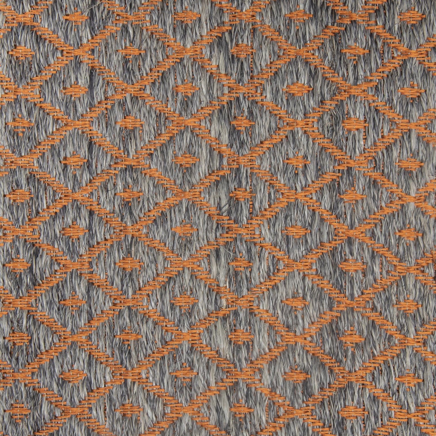 RHOMBUS WEAVE RUG IN WHITE-GRAY FIQUE FIBER AND COPPER