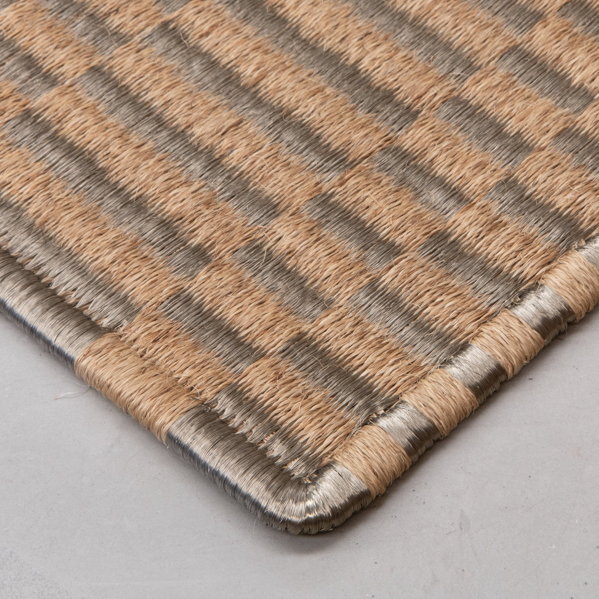 AXXIS WEAVE RUG IN STAINLESS STEEL AND NATURAL FIQUE FIBER