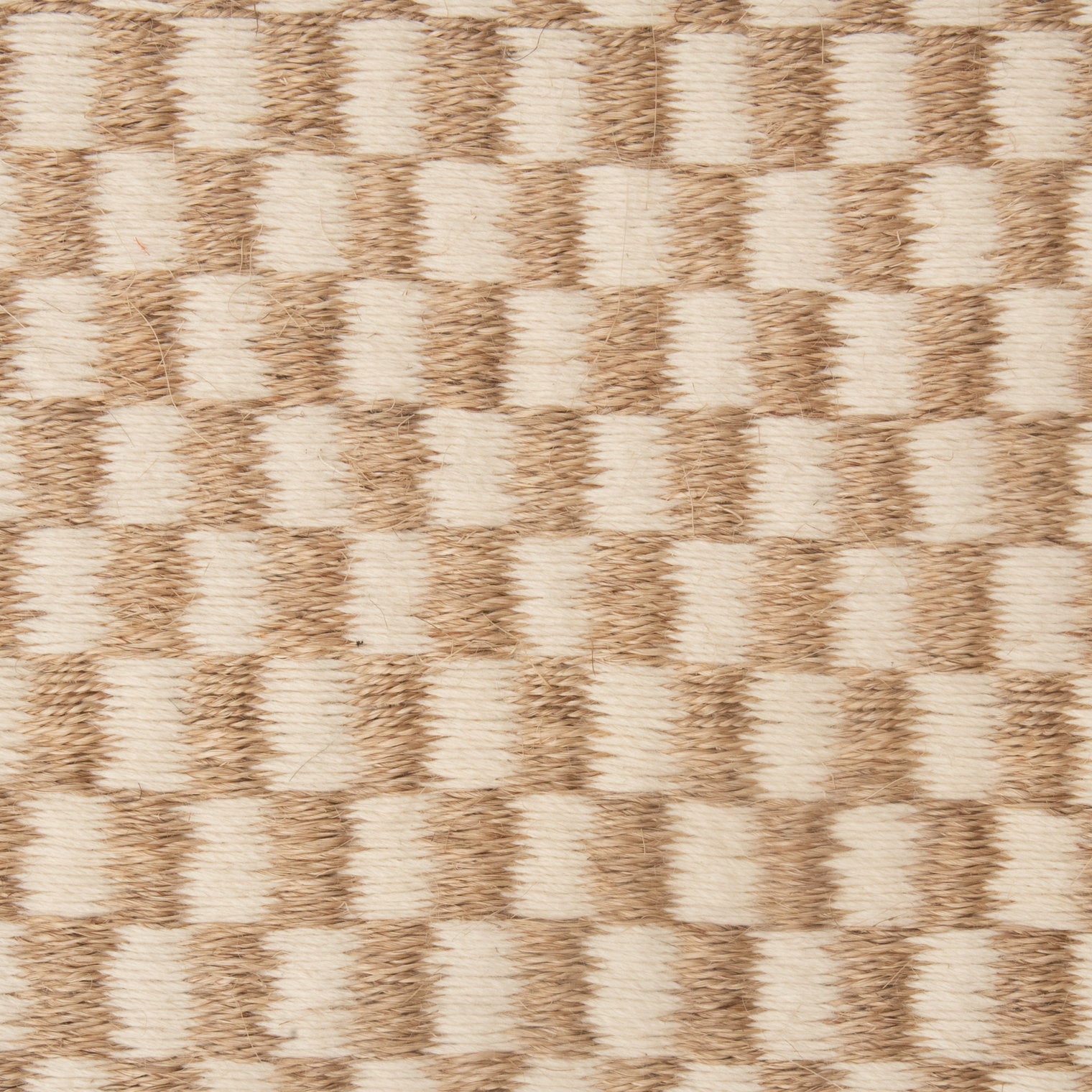 CHESS WEAVE RUG IN WHITE ALPACA AND NATURAL FIQUE FIBER