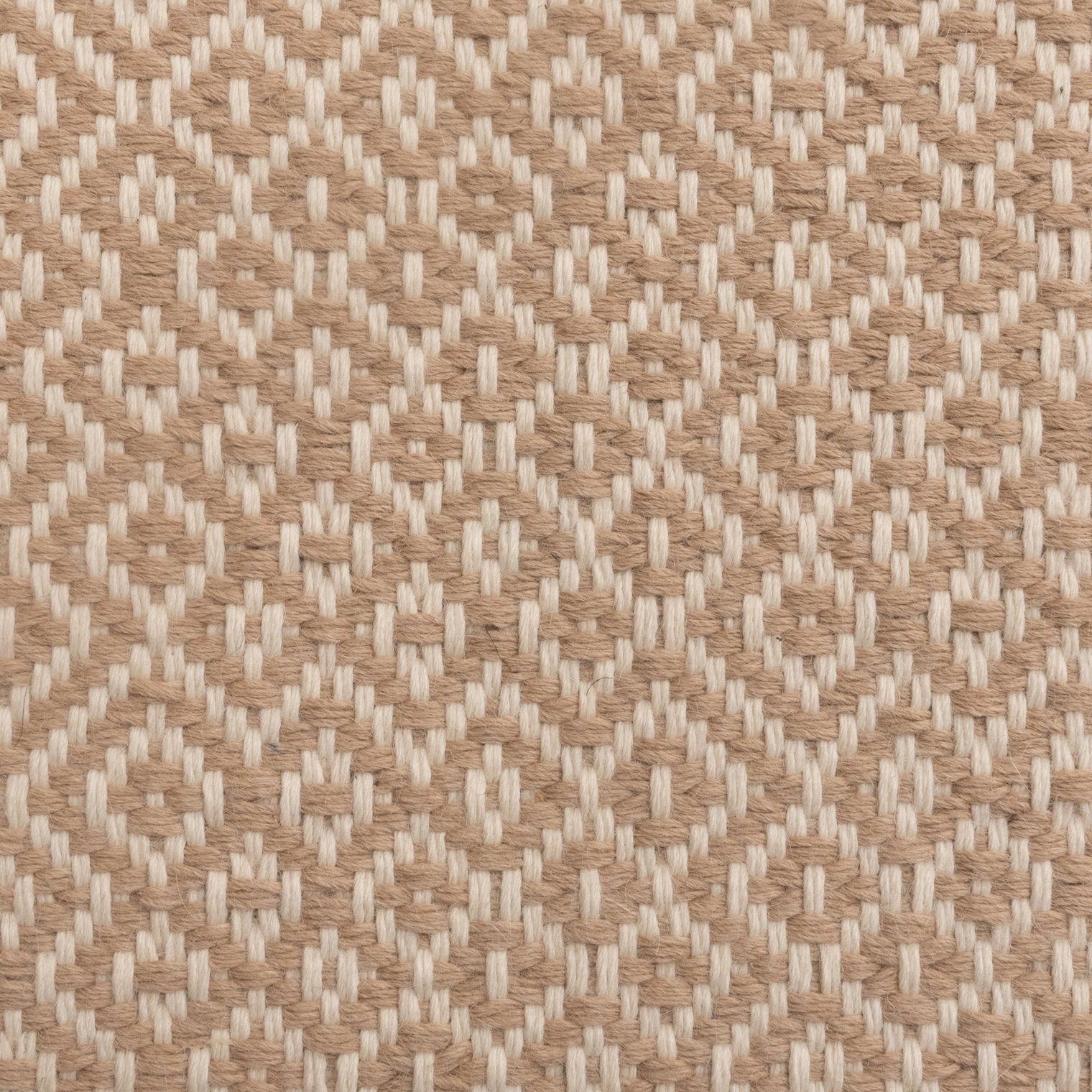 SUSU WEAVE RUG IN WHITE ALPACA AND BEIGE ALPACA
