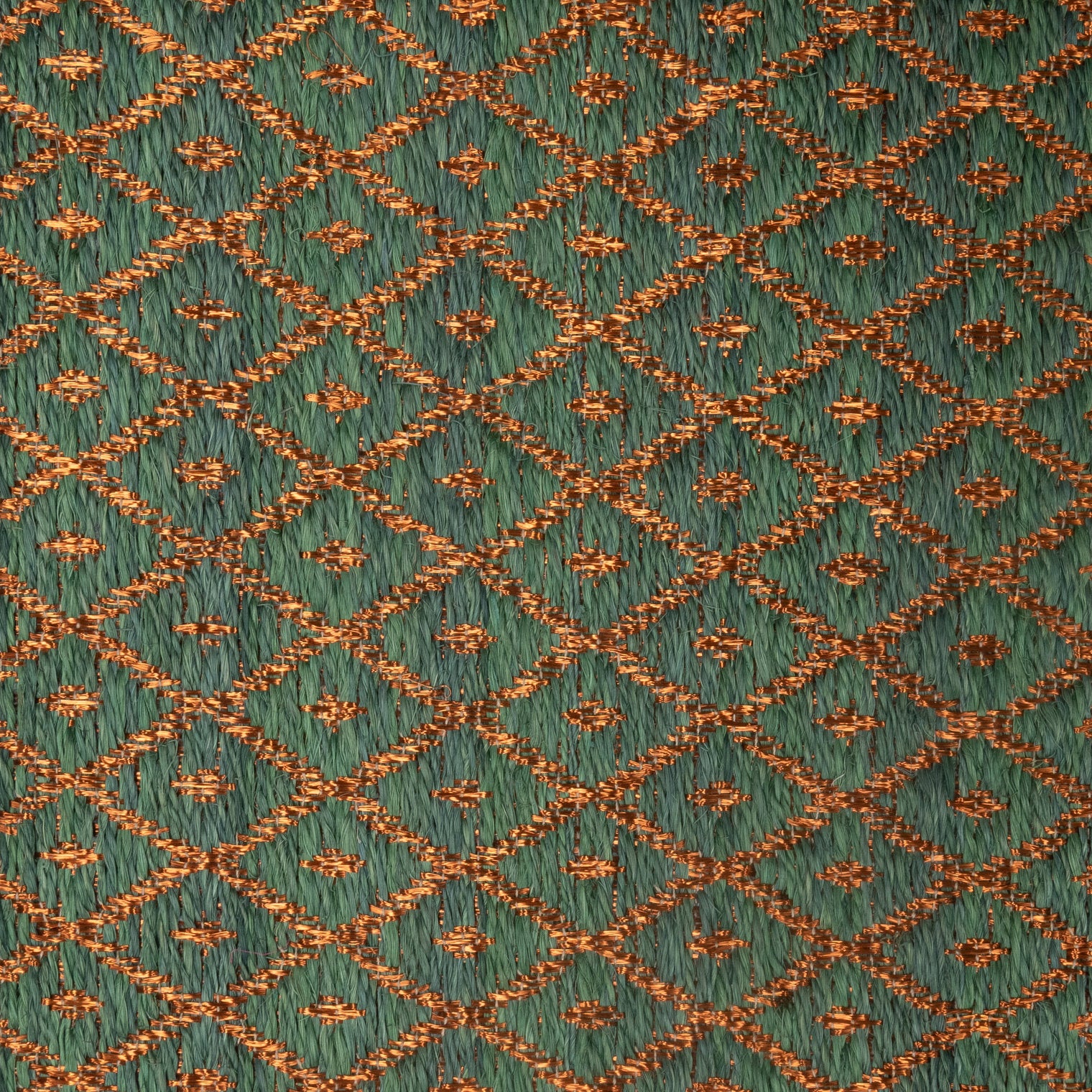 RHOMBUS WEAVE RUG IN LIME GREEN FIQUE FIBER AND COPPER