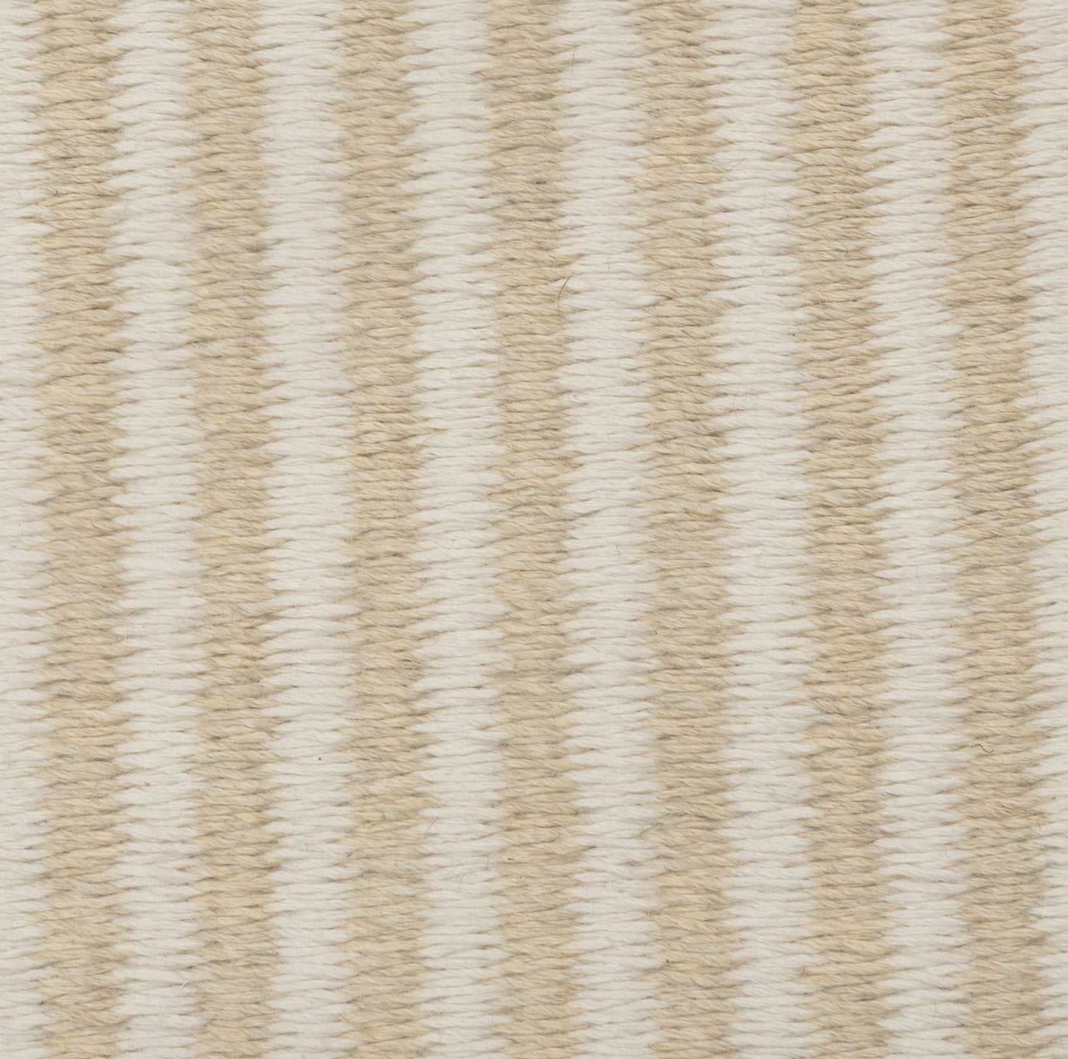 STRIPES WEAVE RUG IN WHITE ALPACA AND NATURAL ALPACA