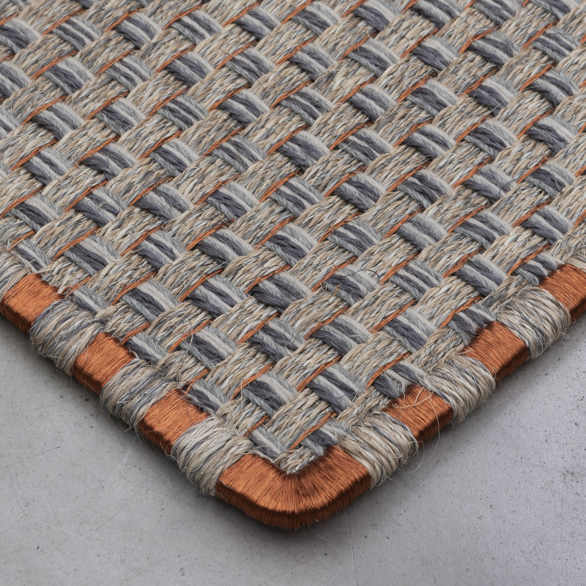 KANASPI WEAVE RUG IN BONE, GRAY ALPACA AND GRAY FIQUE FIBER