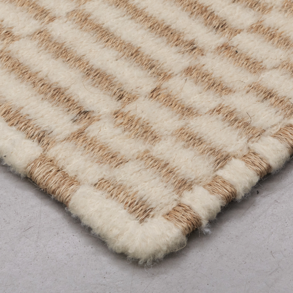 AXXIS WEAVE RUG IN NATURAL FIQUE AND BOUCLÉ ALPACA